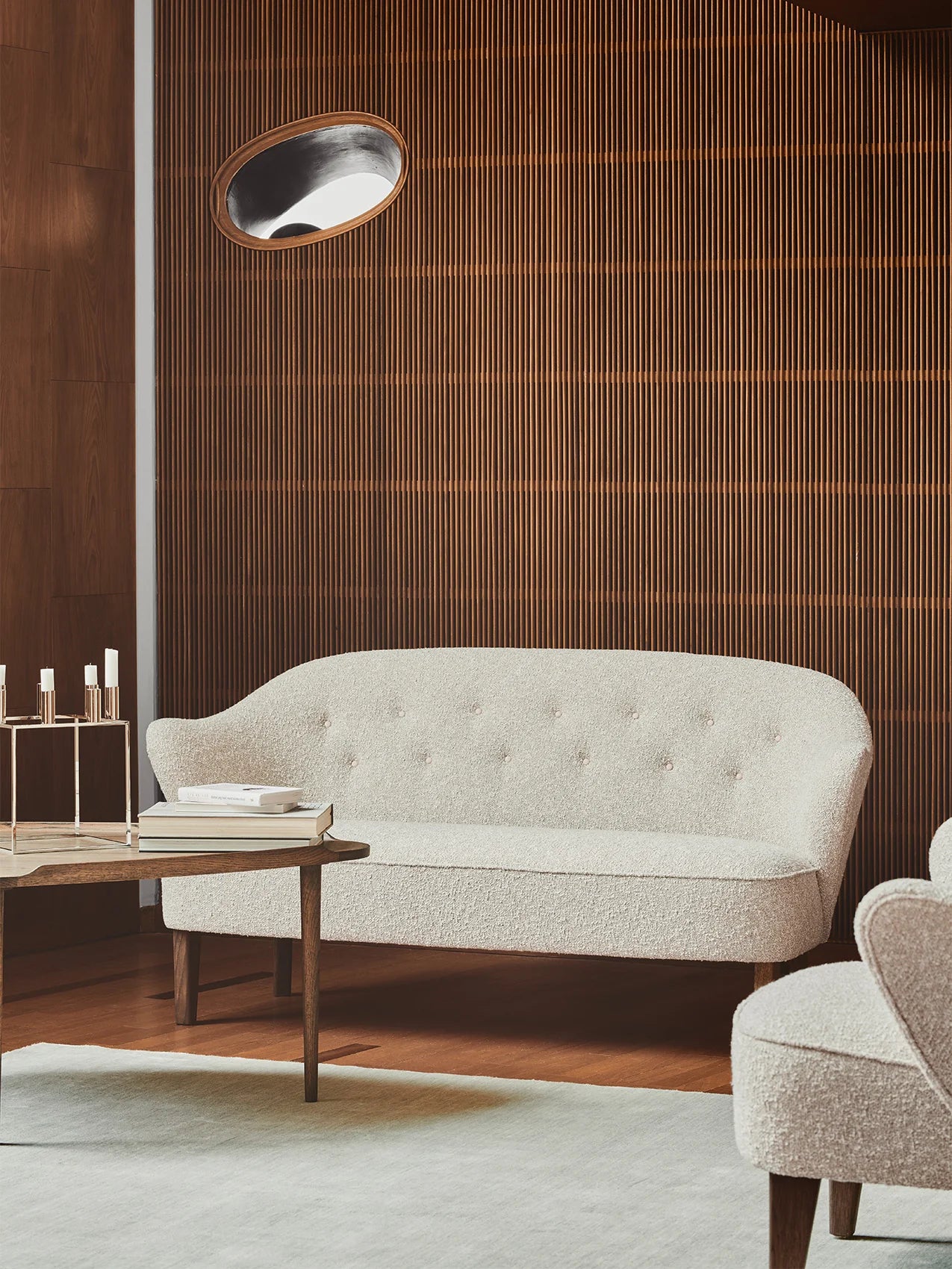 Sofa INGEBORG beige Schafsleder mit Eichenbasis [Julia]