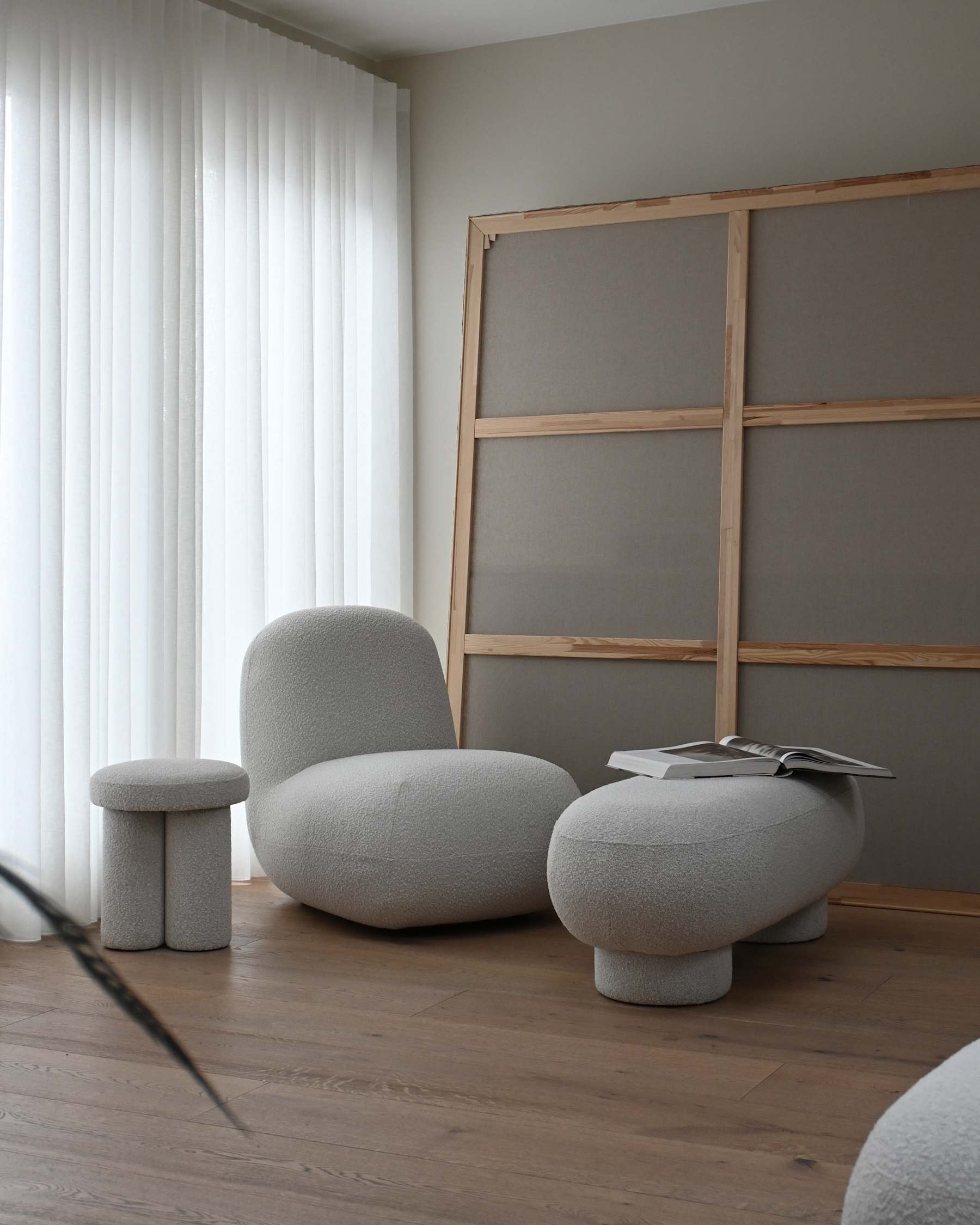 TOE FLAT armchair without armrests in white bouclé