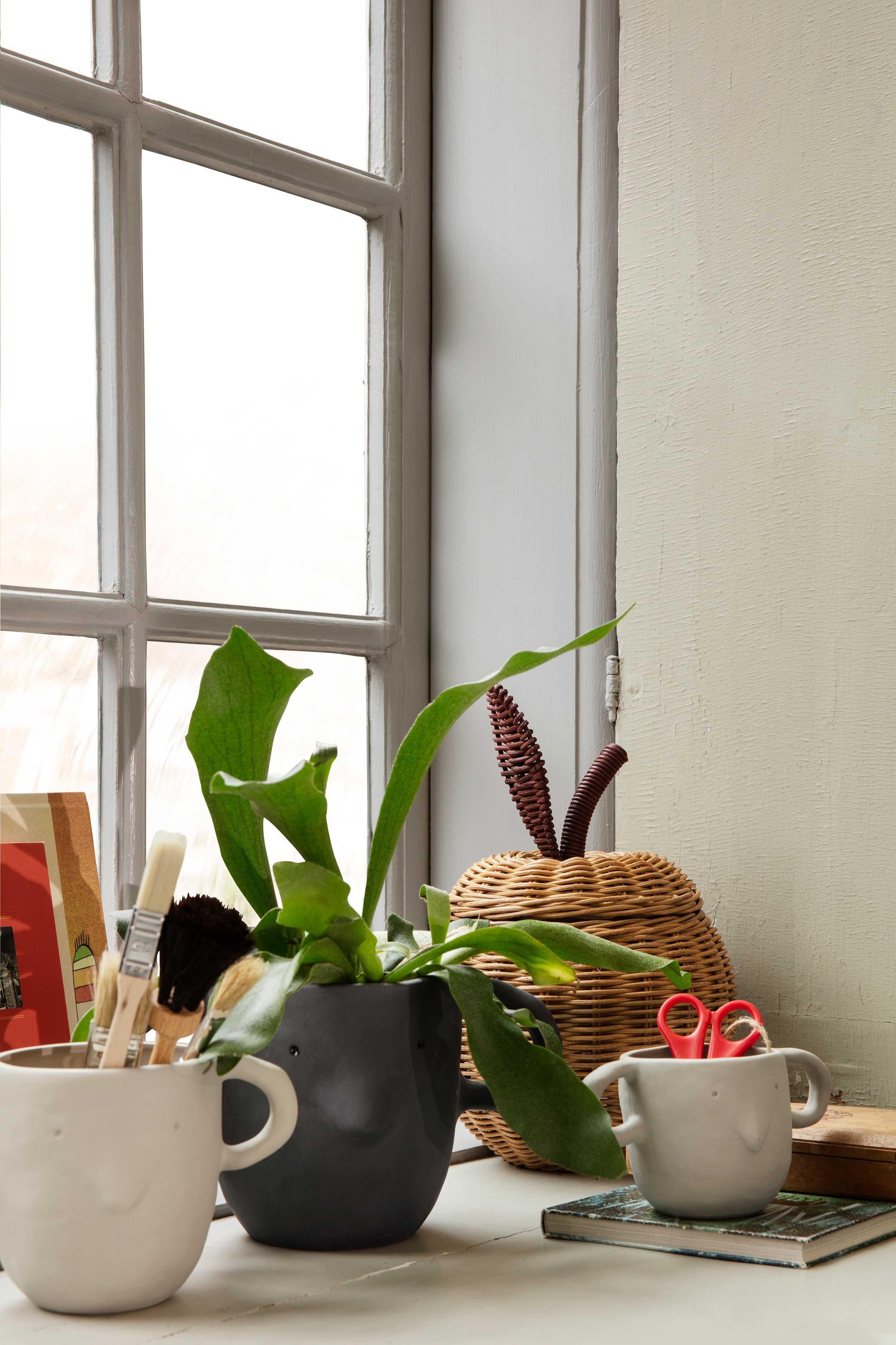 APPLE rattan basket