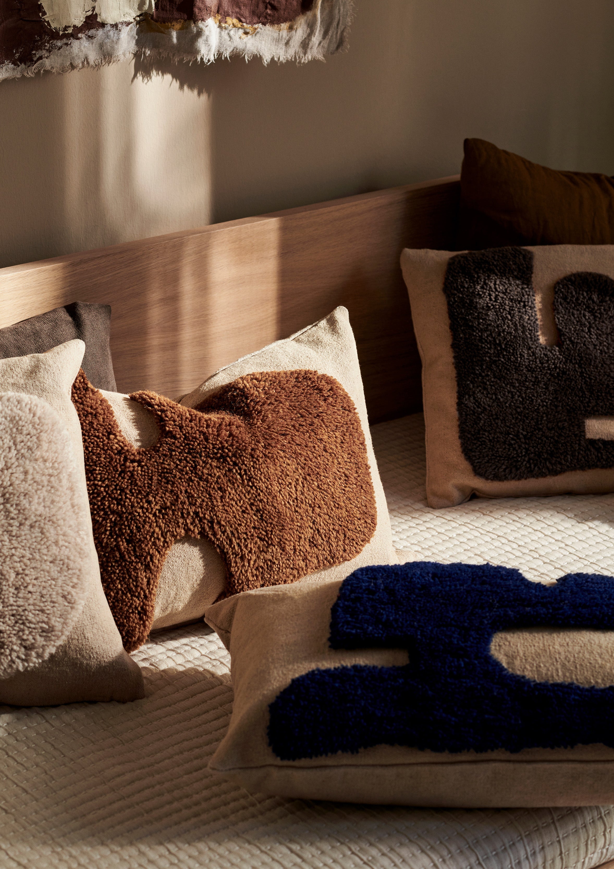 Poduszka LAY CUSHION beżowy z karmelowym