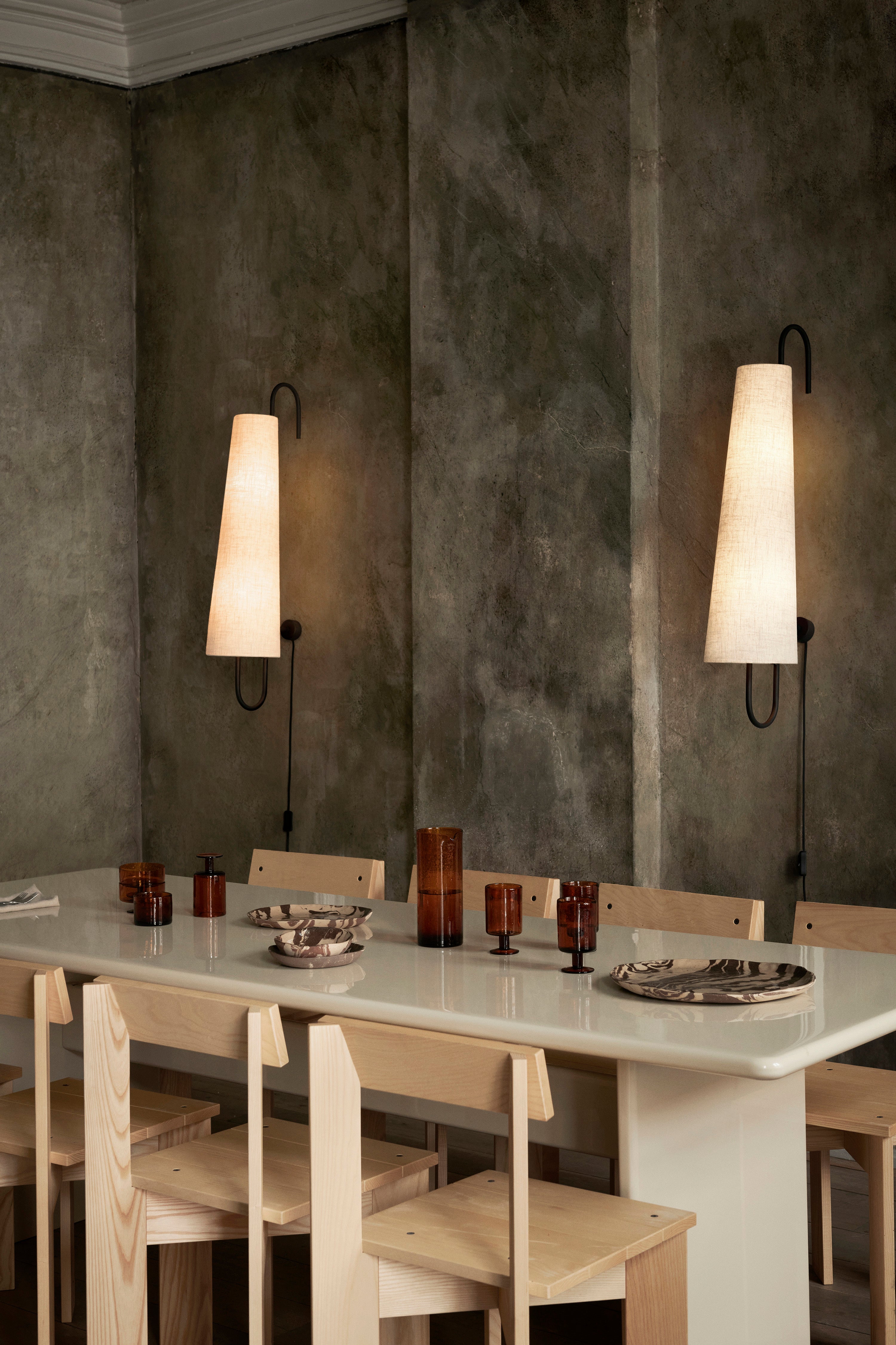 Lampa ścienna ANCORA złamana biel z czarną ramą