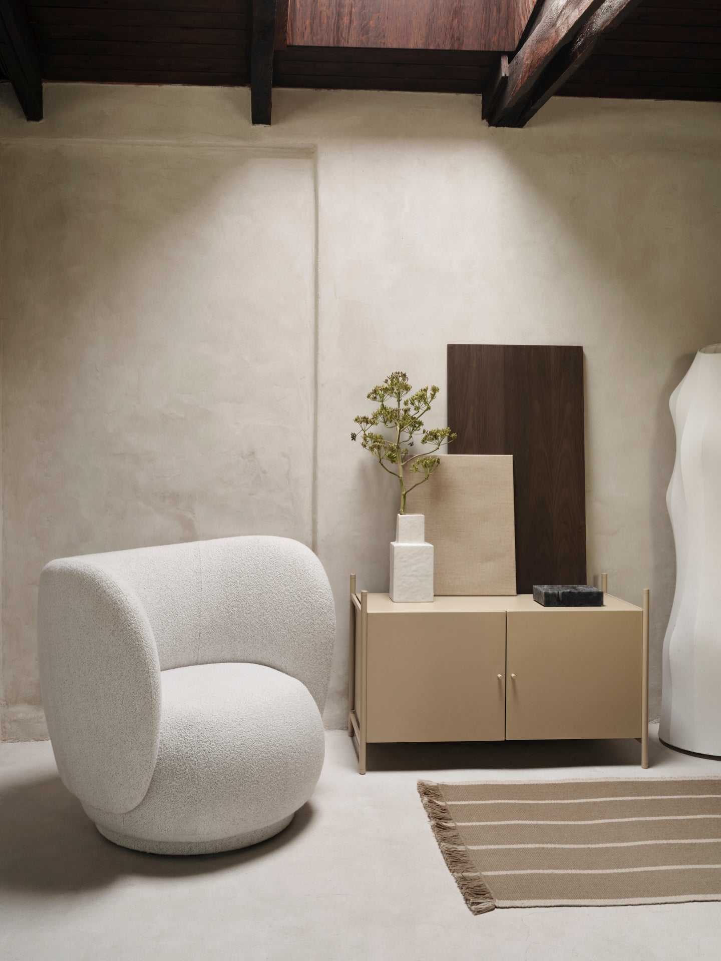 Fotel obrotowy RICO LOUNGE Brushed złamana biel