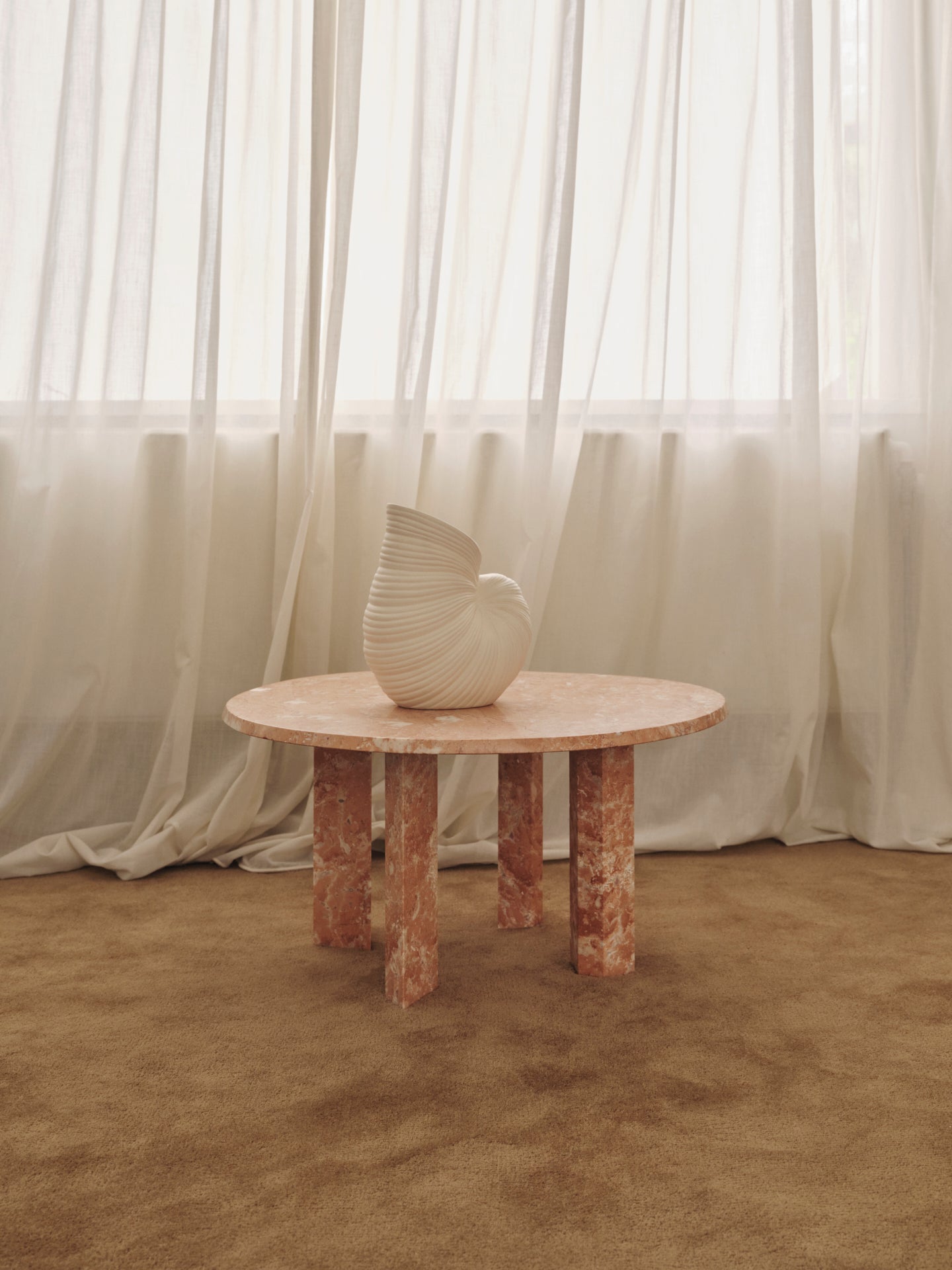 Taula pink marble coffee table