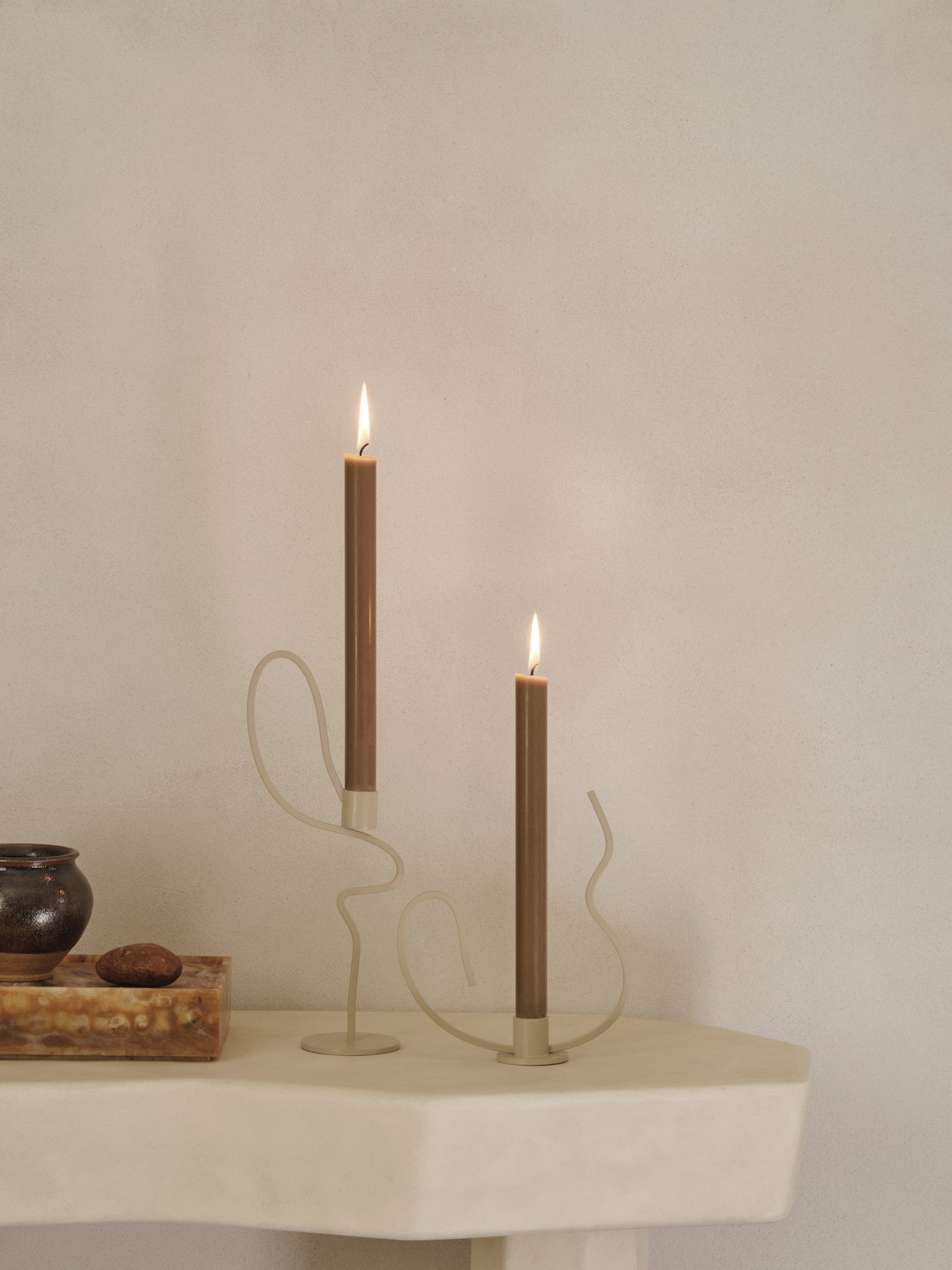 Valse beige candlestick