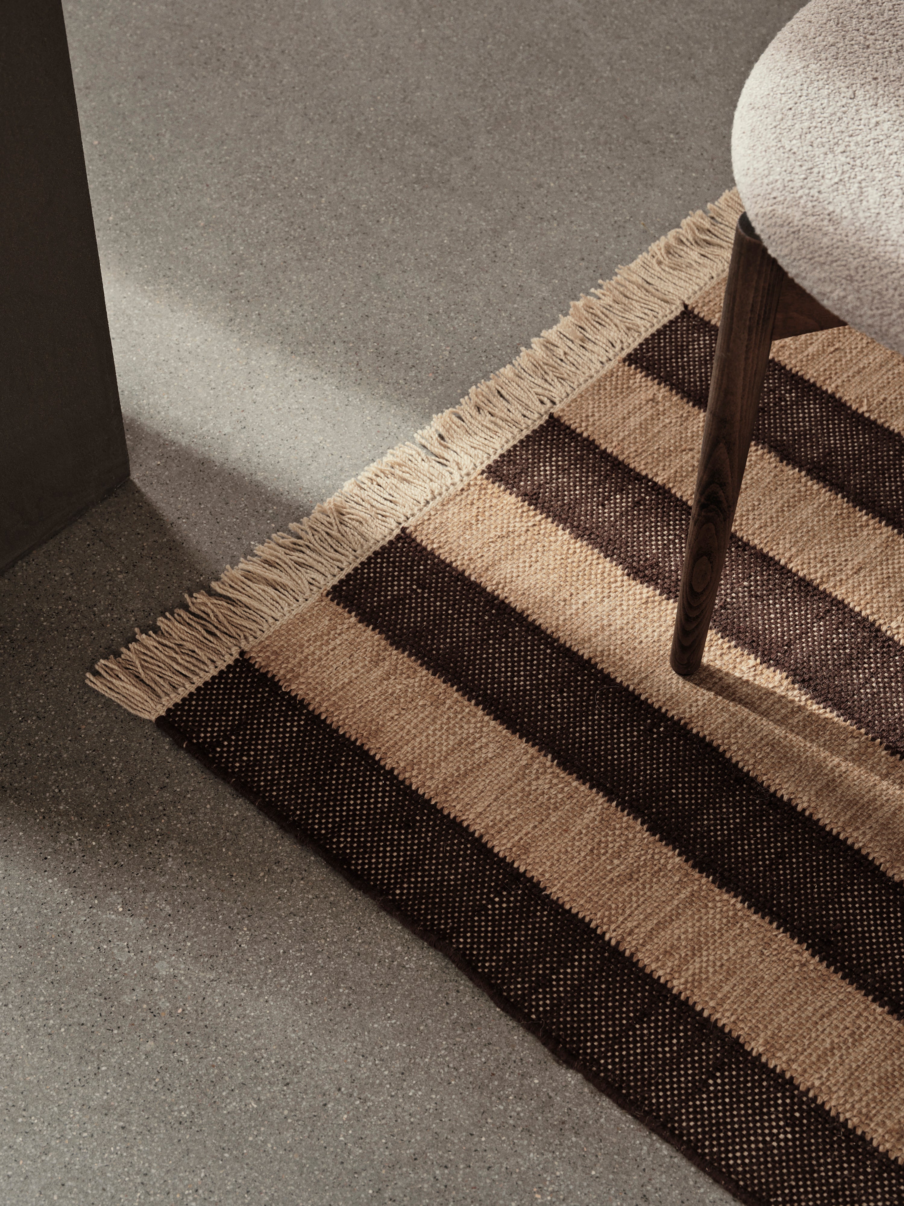 IVES Teppich Schokolade mit Beige 