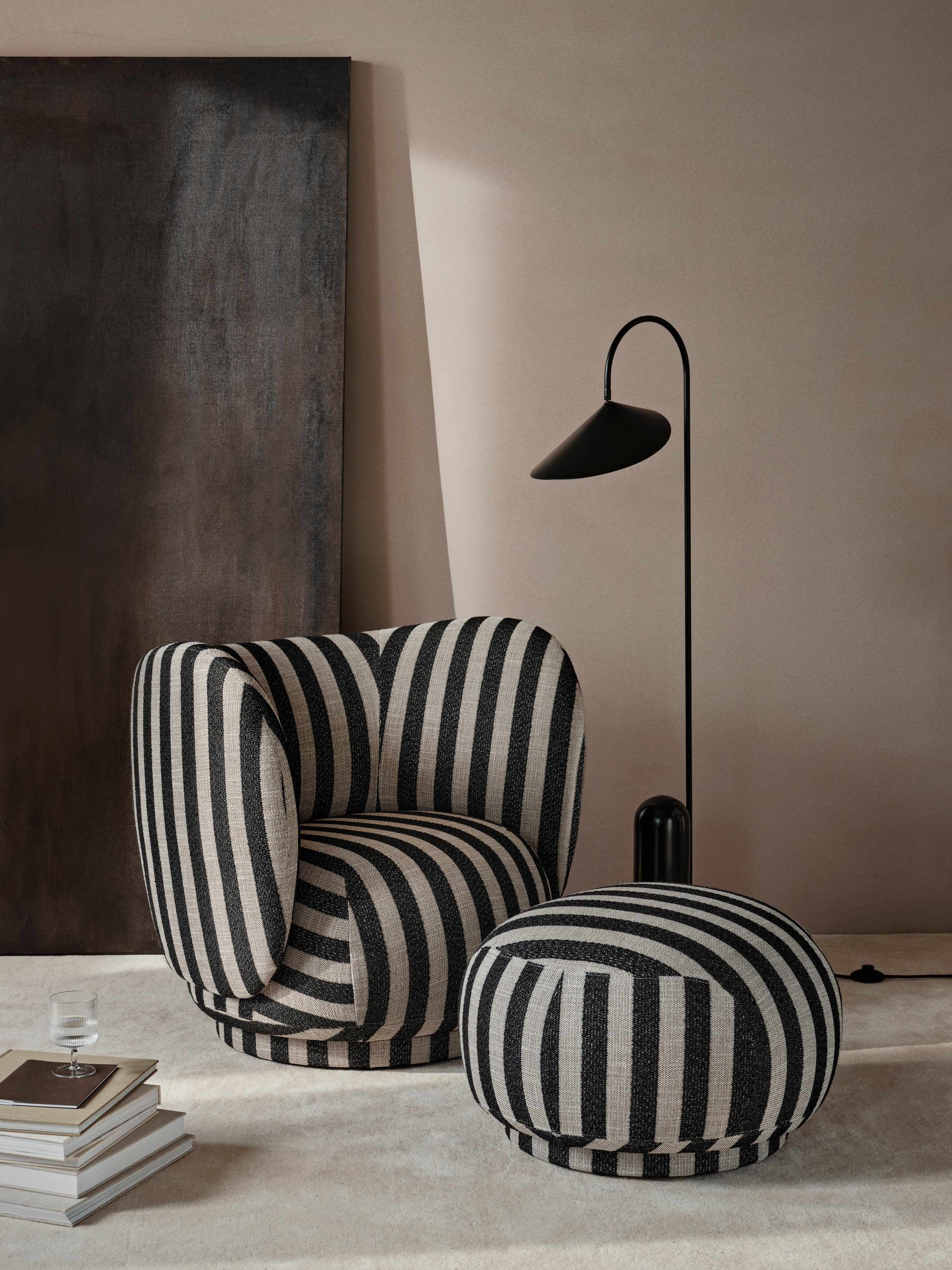 Rico Louisiana black and white armchair