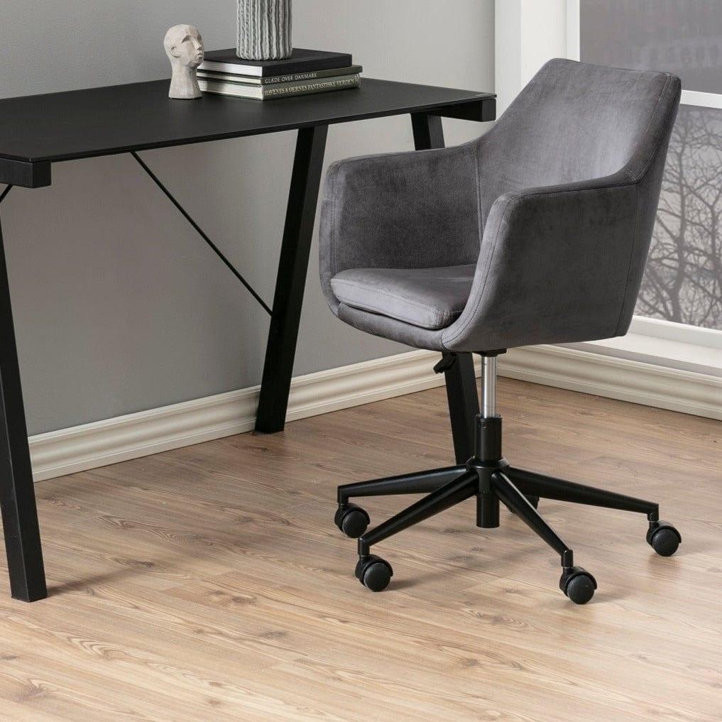 Krzesło biurowe MILAS ciemnoszary z czarną podstawą Home Essentials    Eye on Design