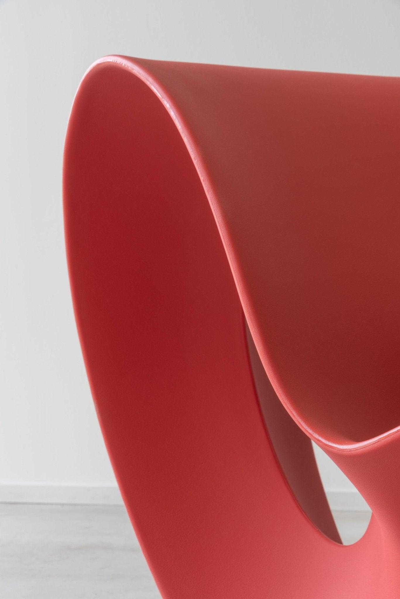 Krzesło bujane wewnętrzne VOIDO czarny Magis    Eye on Design