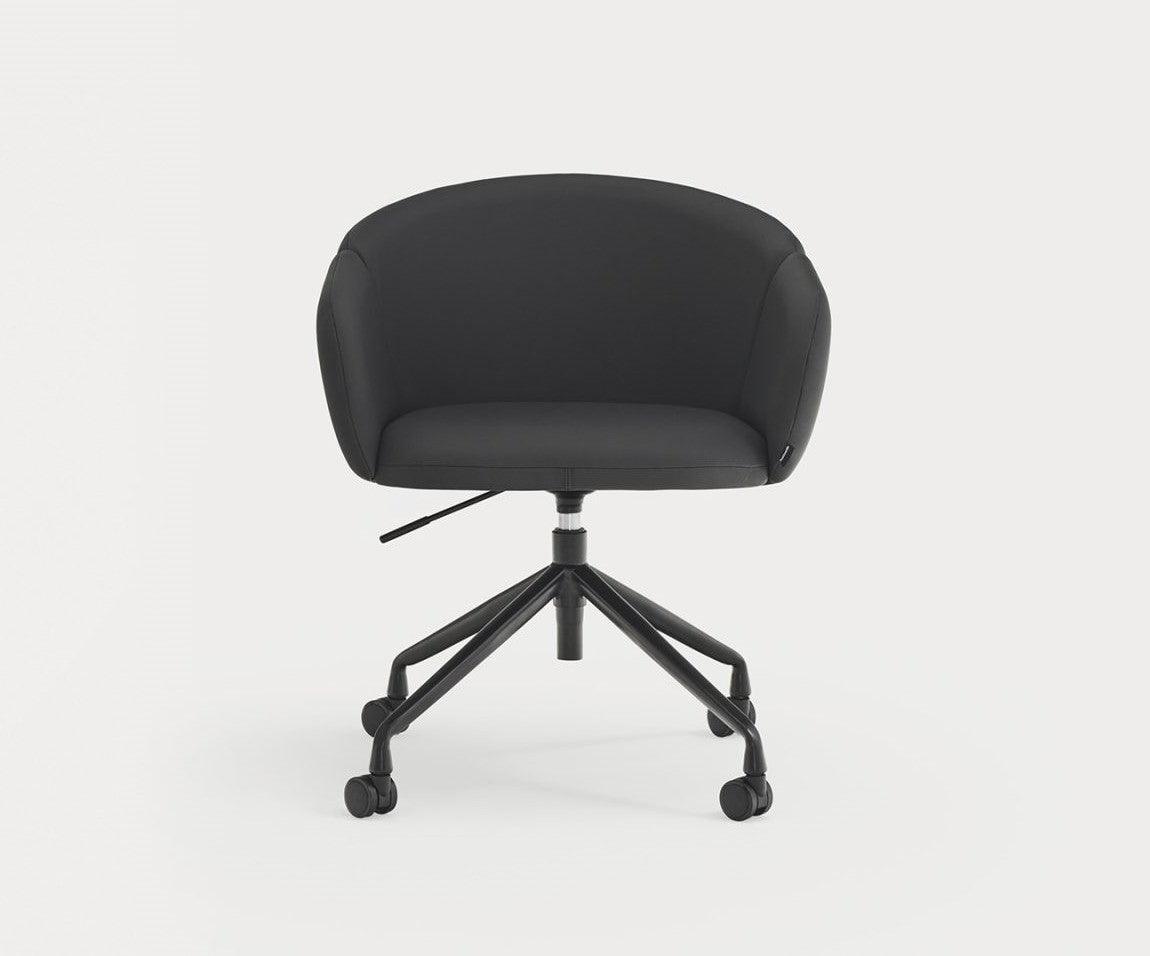 Krzesło na kółkach z podłokietnikami ADD ekoskóra czarna Teulat    Eye on Design