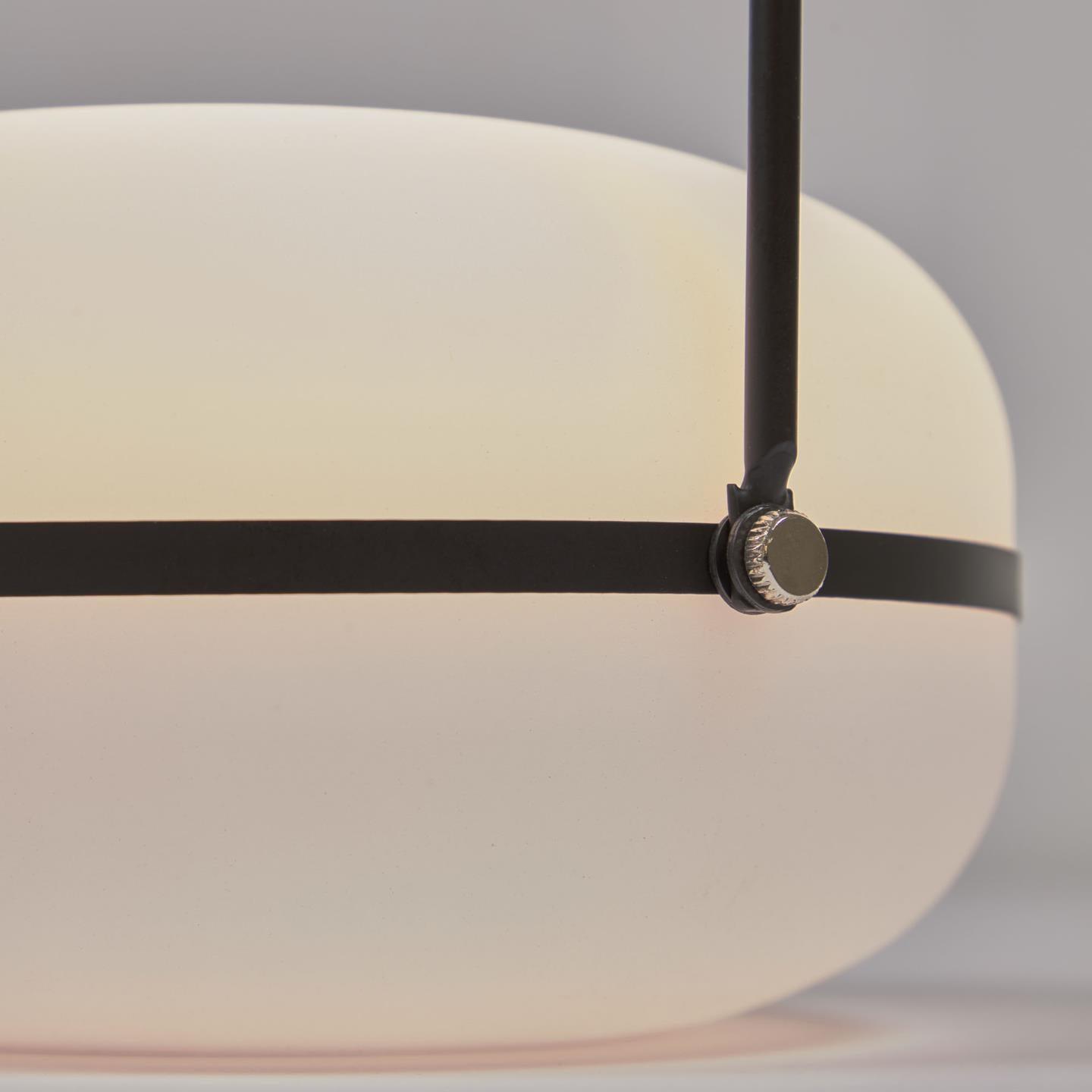 Lampa akumulatorowa TEA czarne wykończenie La Forma    Eye on Design