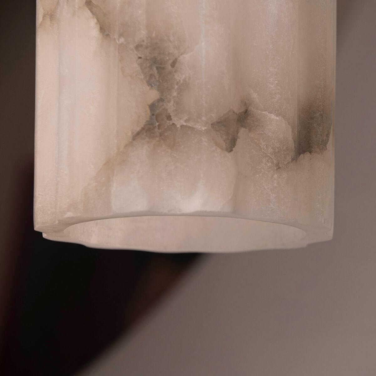 Lampa alabastrowa wisząca URANIA mosiężny Embassy Interiors    Eye on Design
