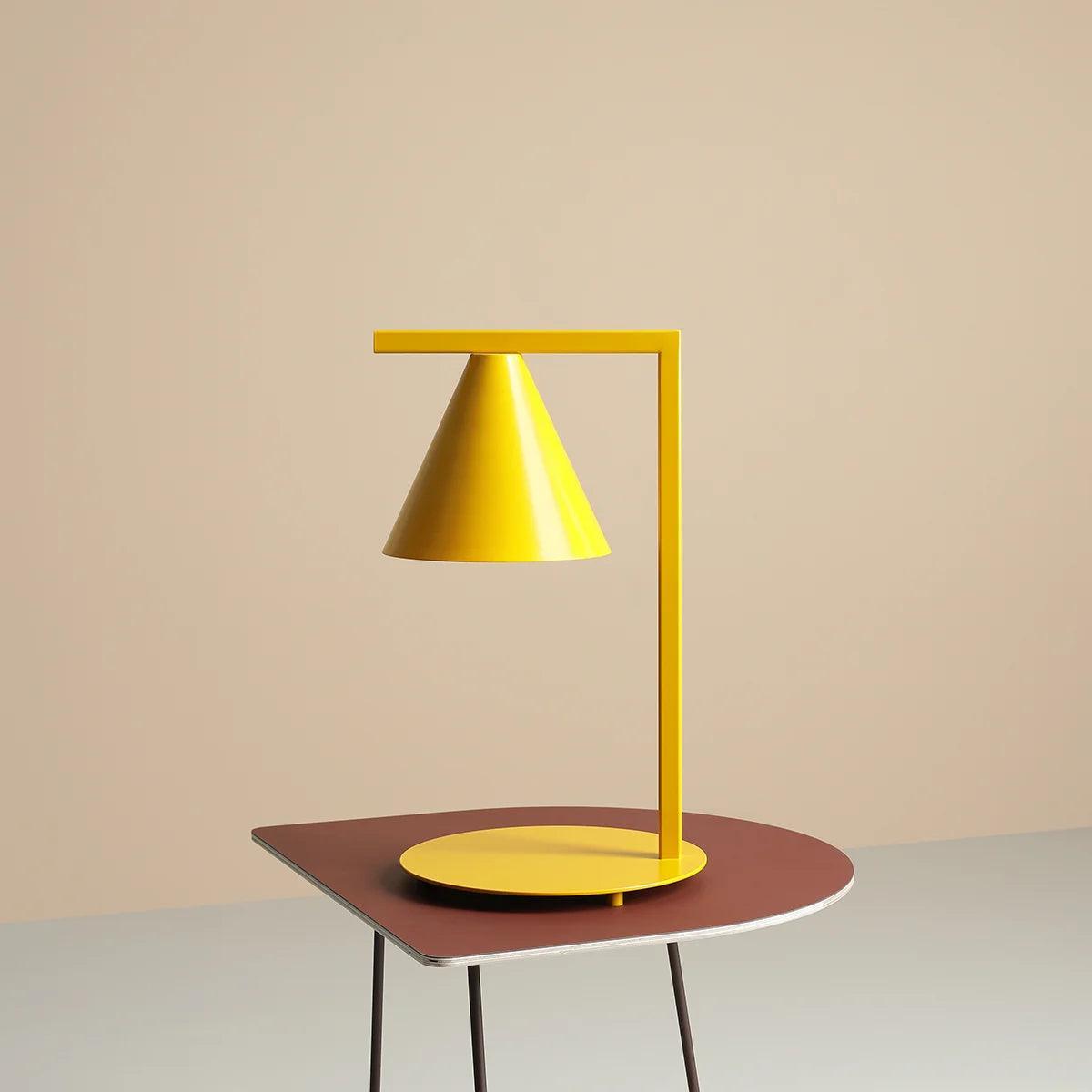 Lampa biurkowa FORM musztardowy Artera    Eye on Design