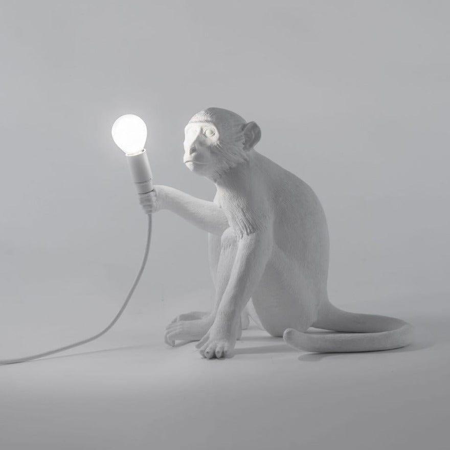 Lampa MONKEY SITTING biały Seletti    Eye on Design