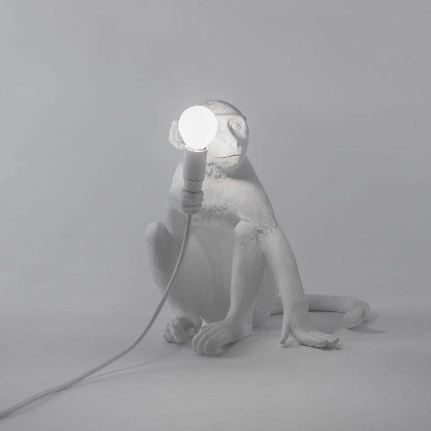 Lampa MONKEY SITTING biały Seletti    Eye on Design