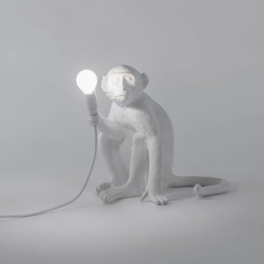 Lampa MONKEY SITTING biały Seletti    Eye on Design