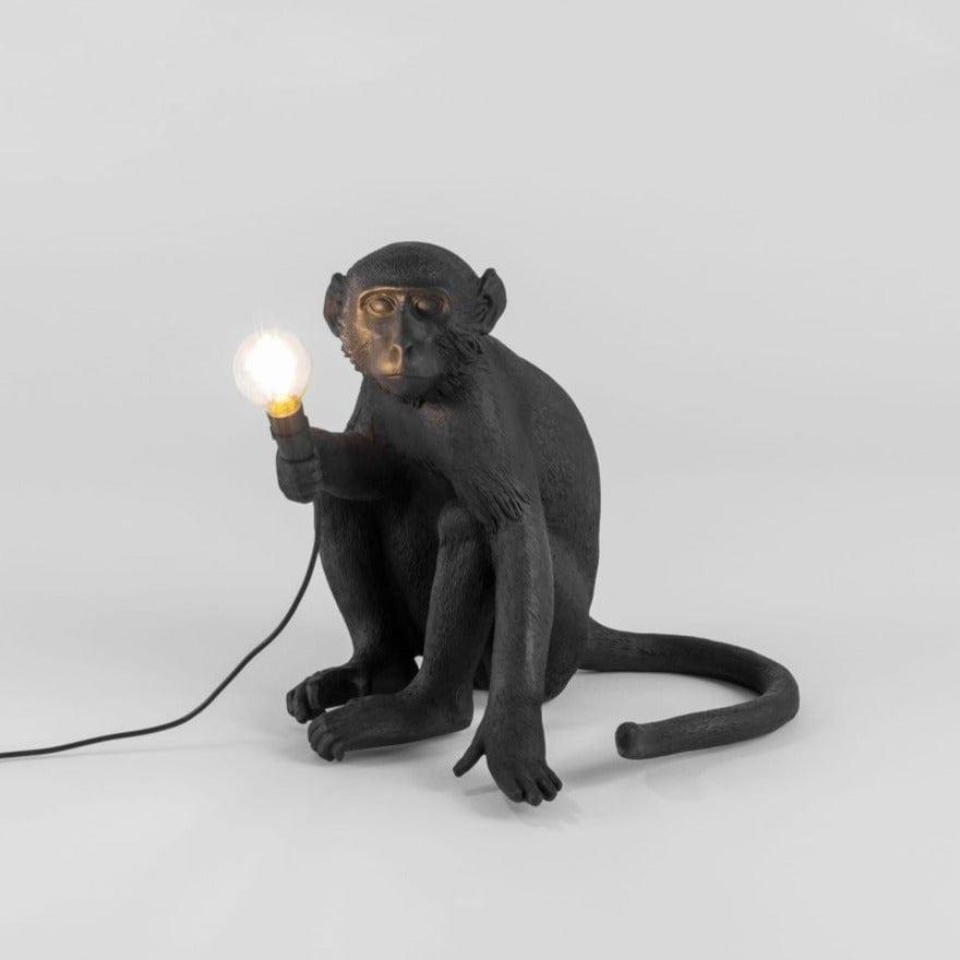 Lampa MONKEY SITTING czarny Seletti    Eye on Design