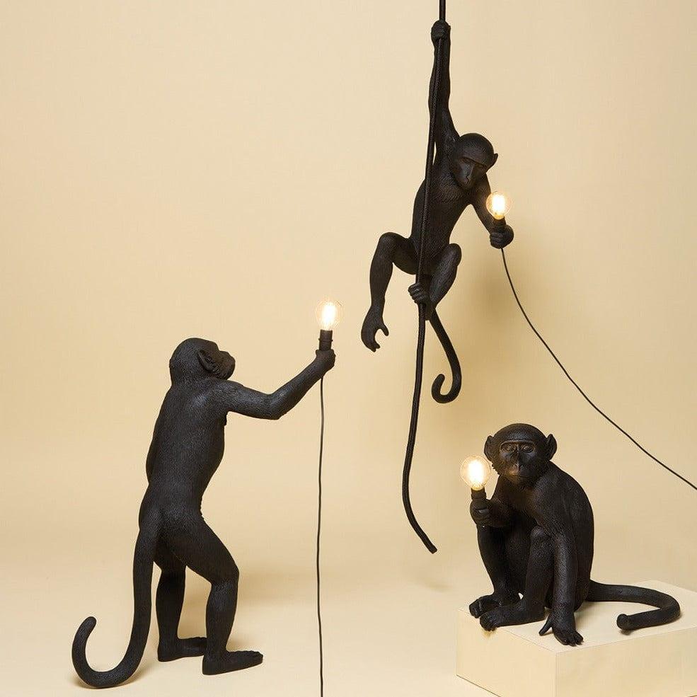 Lampa MONKEY SITTING czarny Seletti    Eye on Design