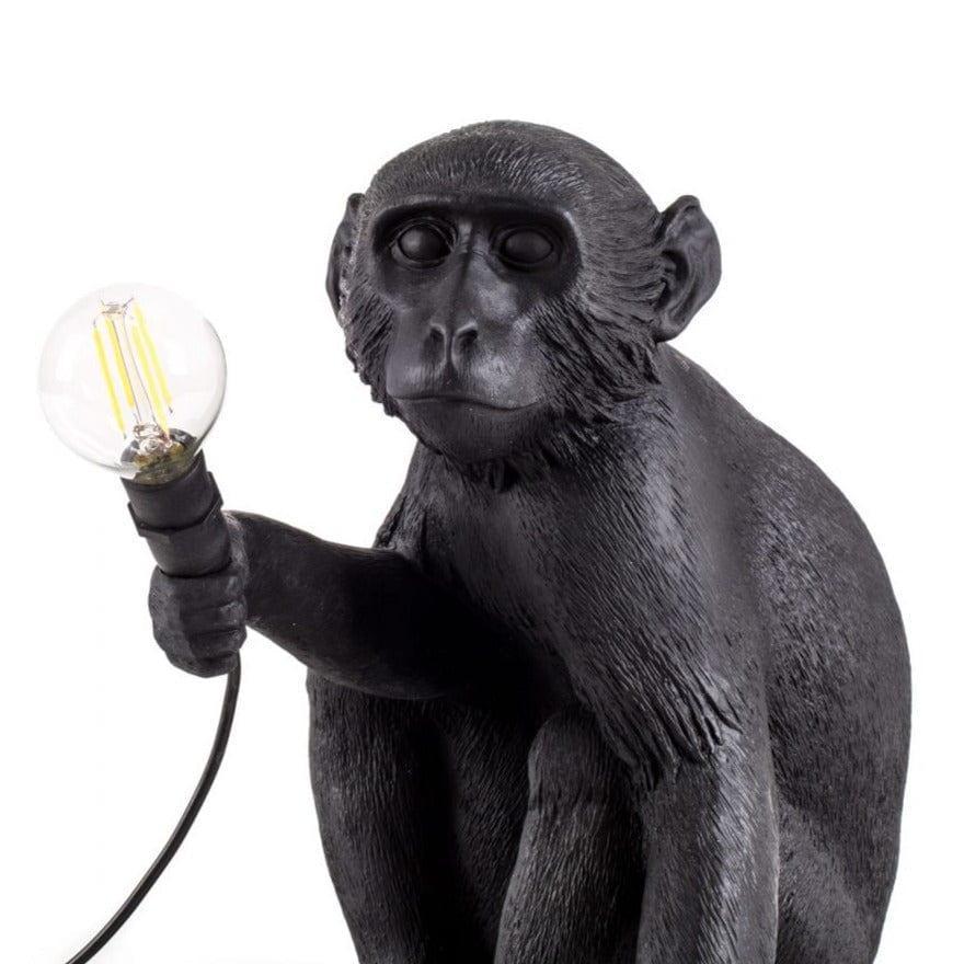 Lampa MONKEY SITTING czarny Seletti    Eye on Design