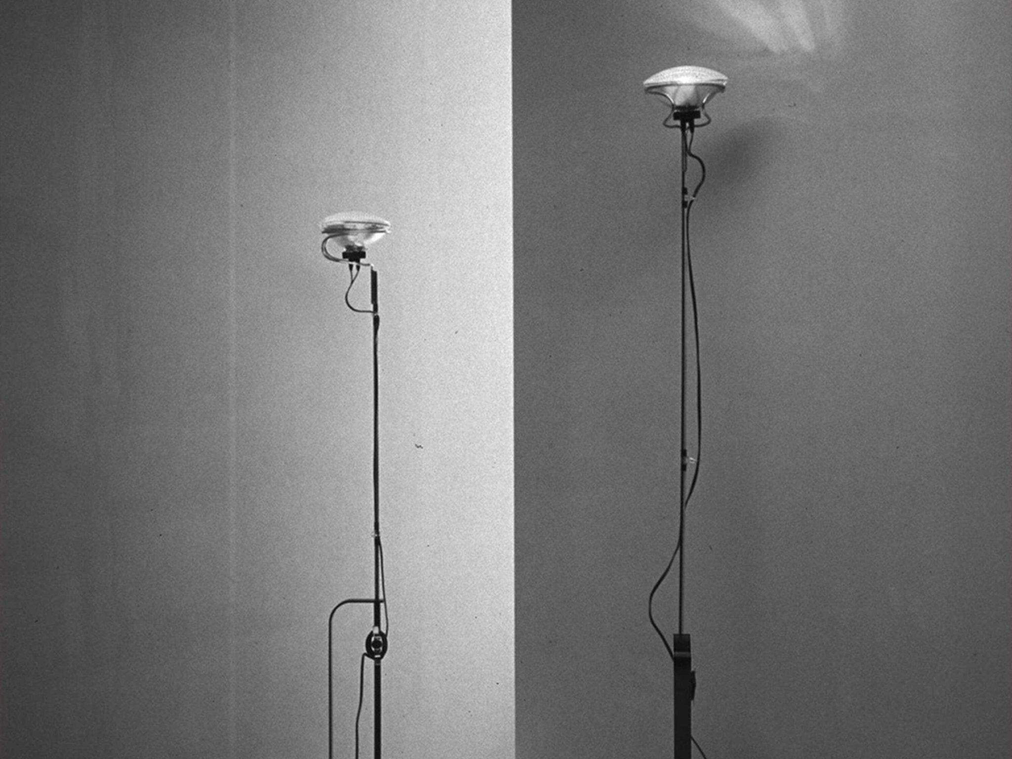 Lampa podłogowa TOIO czarny Flos    Eye on Design