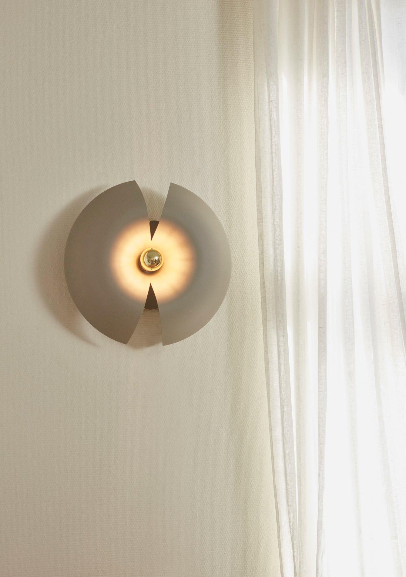 Lampa ścienna CYCNUS taupe AYTM    Eye on Design