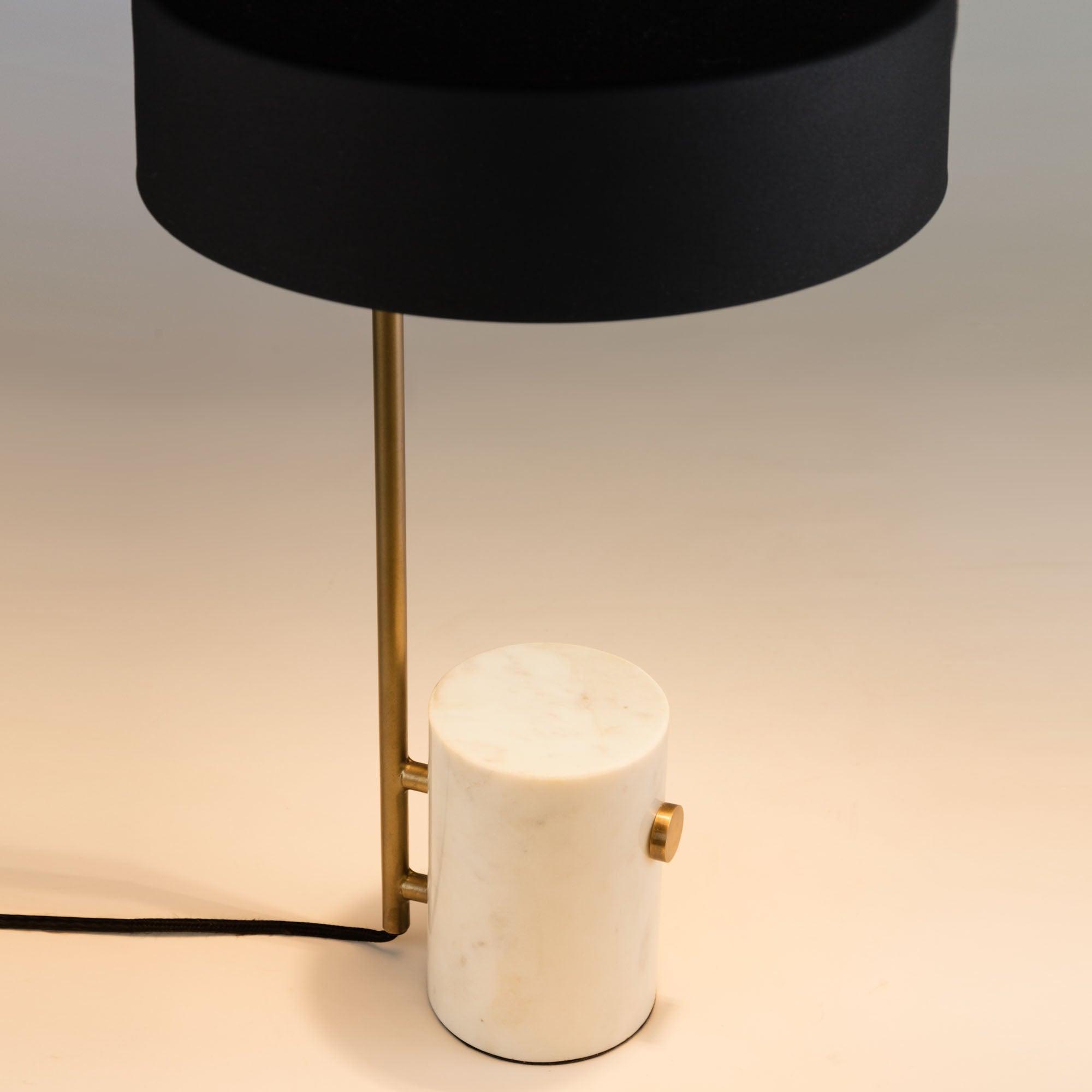 Lampa stołowa PHANT marmur La Forma    Eye on Design