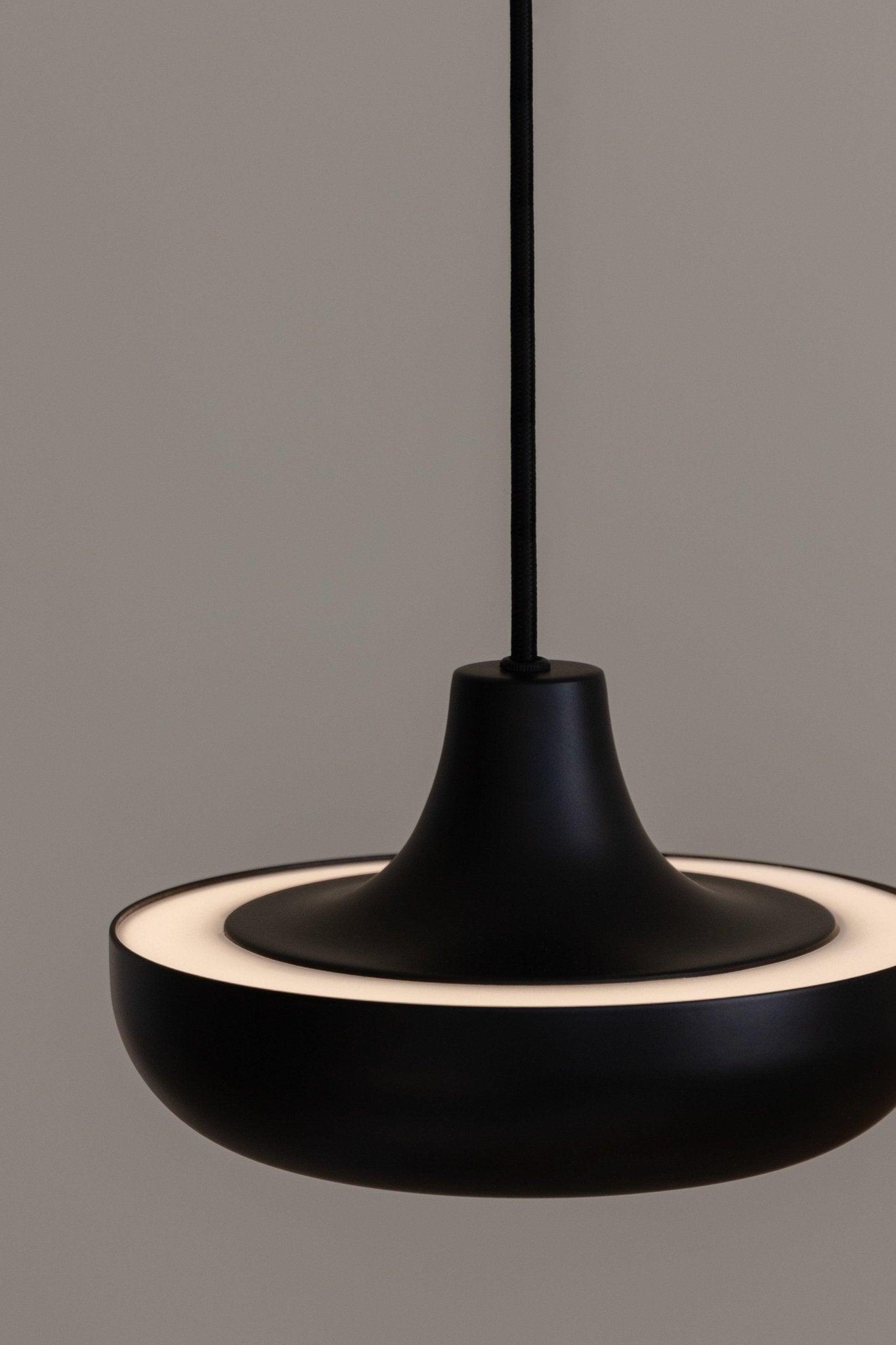 Lampa wisząca CASSINI czarny UMAGE    Eye on Design