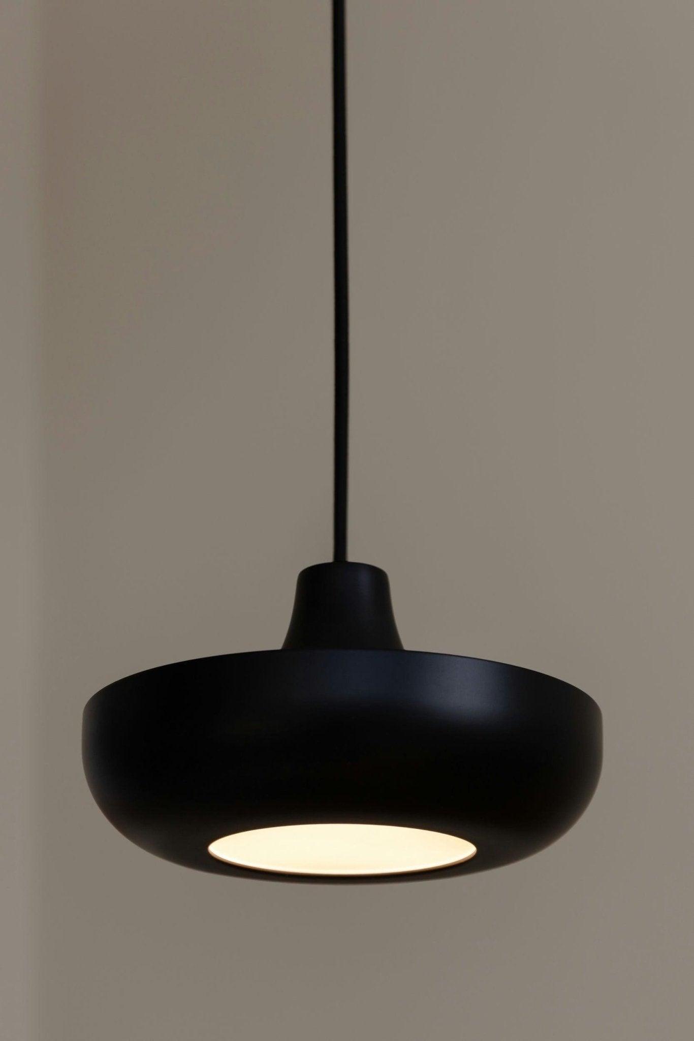 Lampa wisząca CASSINI czarny UMAGE    Eye on Design