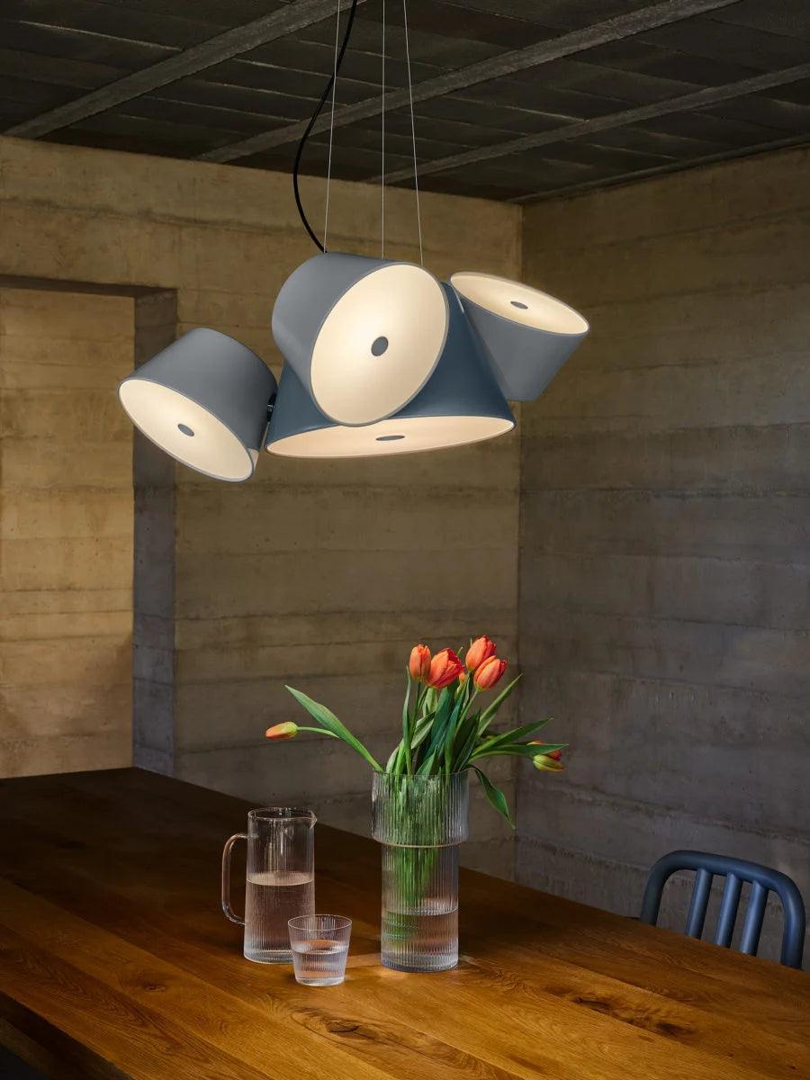 Lampa wisząca okrągła TAM TAM biały z białymi kloszami Marset    Eye on Design