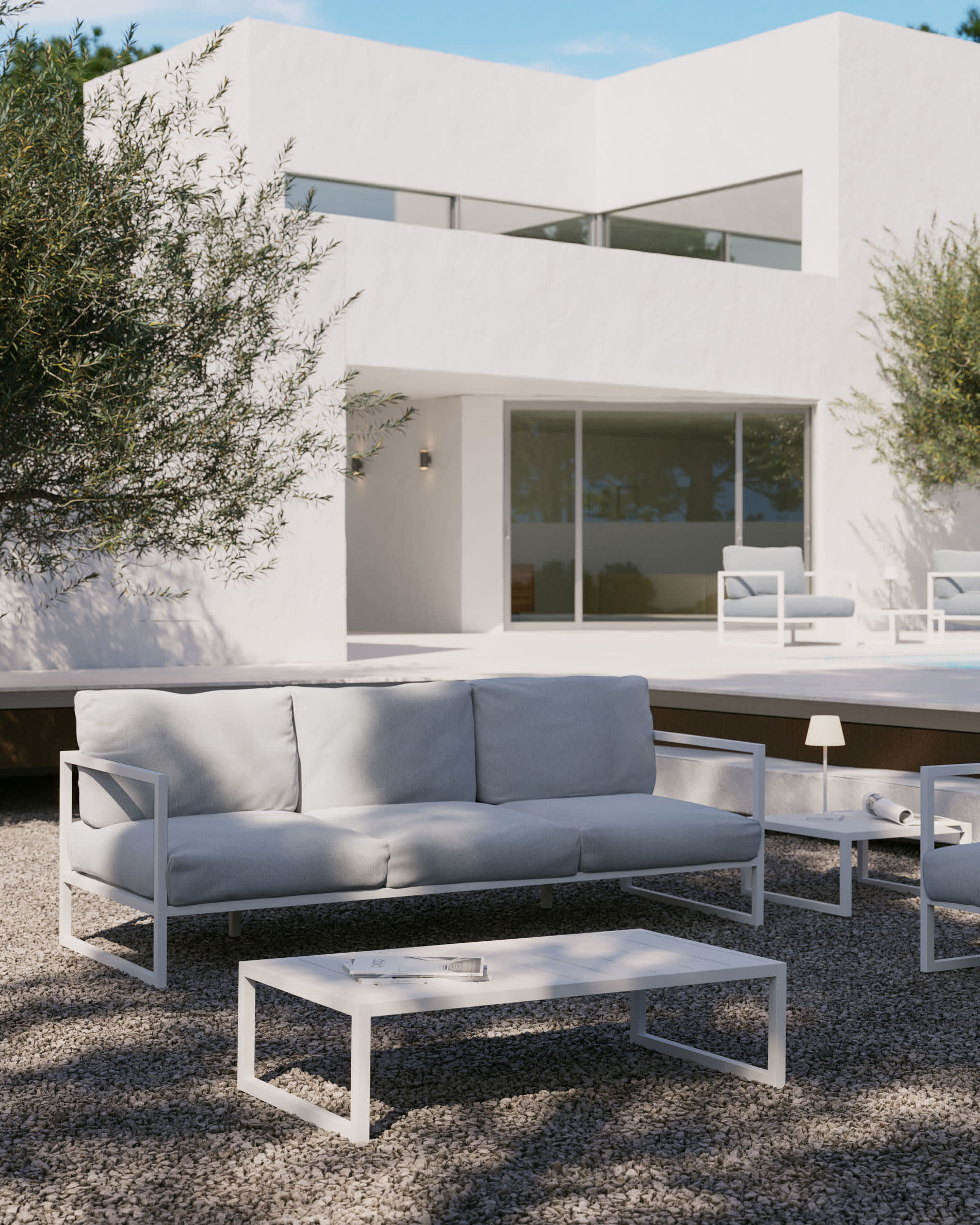 Sofa ogrodowa 3-osobowa COMOVA jasnoszary z białą podstawą La Forma    Eye on Design