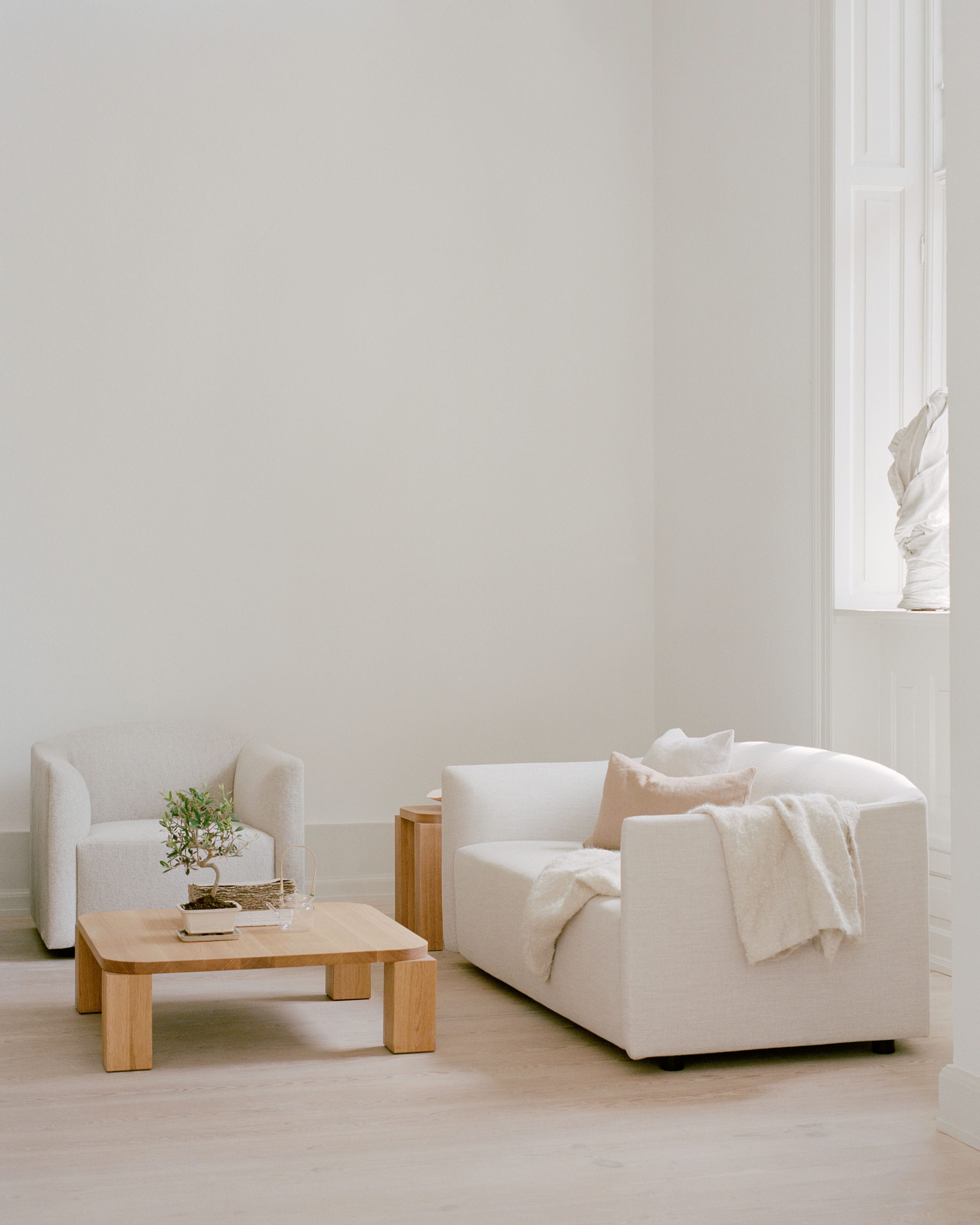 Sofa 2-osobowa SHORE tapicerowany