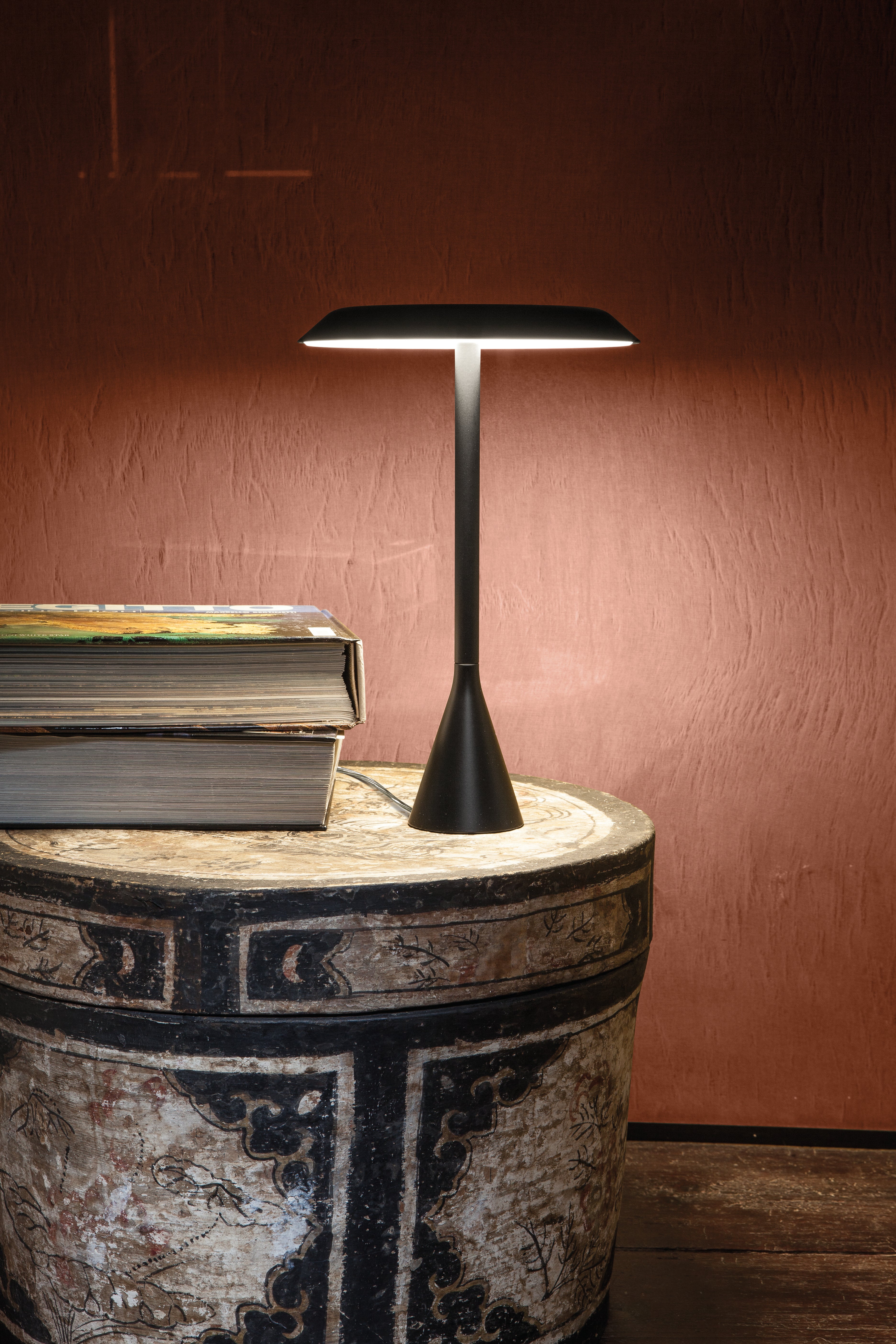 Panama black table lamp