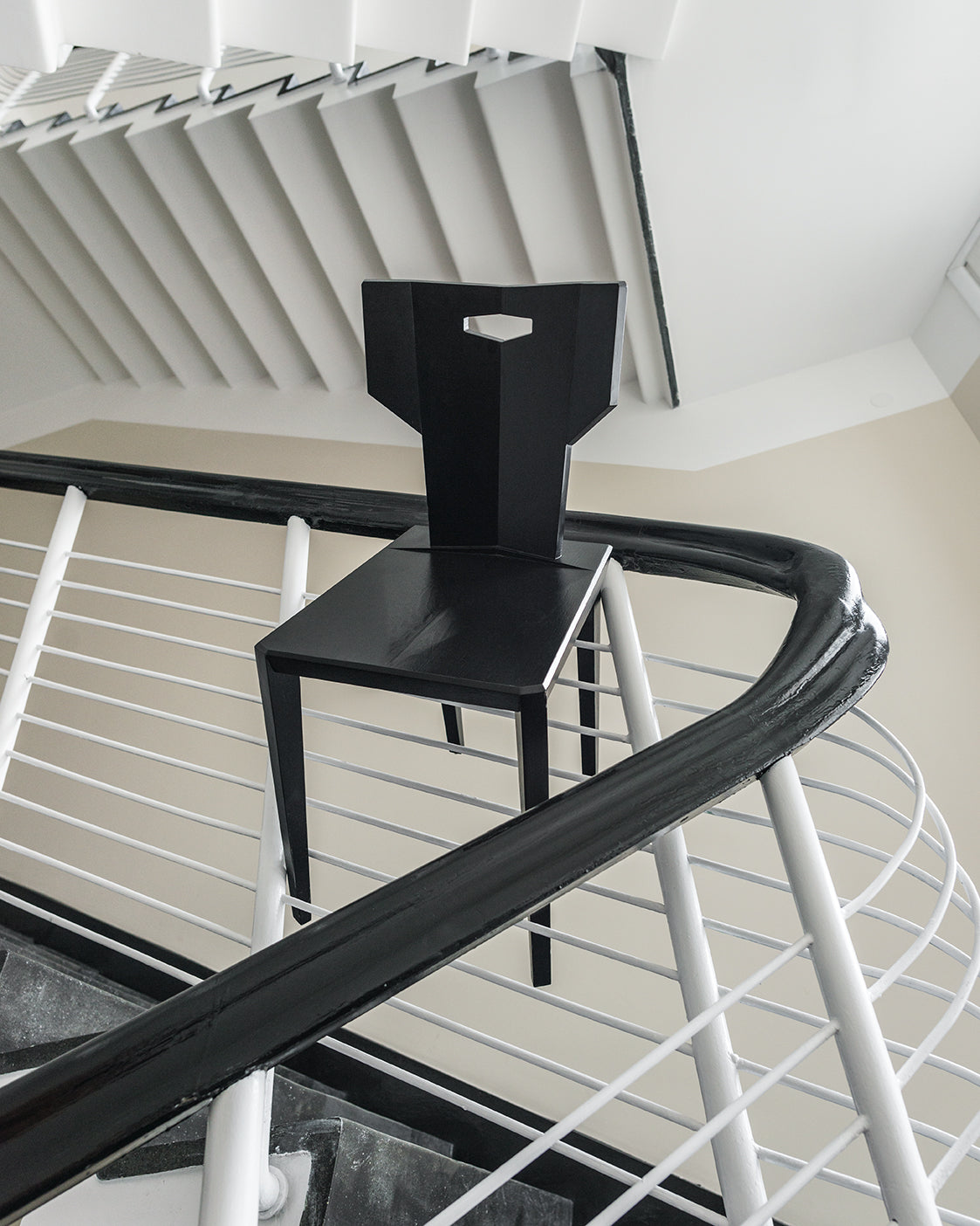 PEGAS Chair Black
