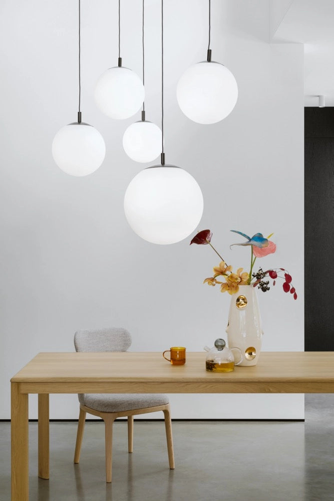 Deckenlampe ALUR 2 milchiges Glas mit titanfarbener Oberfläche