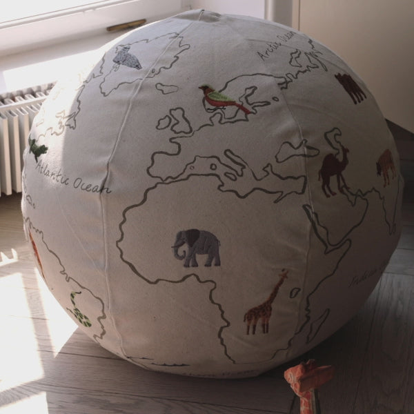 Puf THE WORLD złamana biel