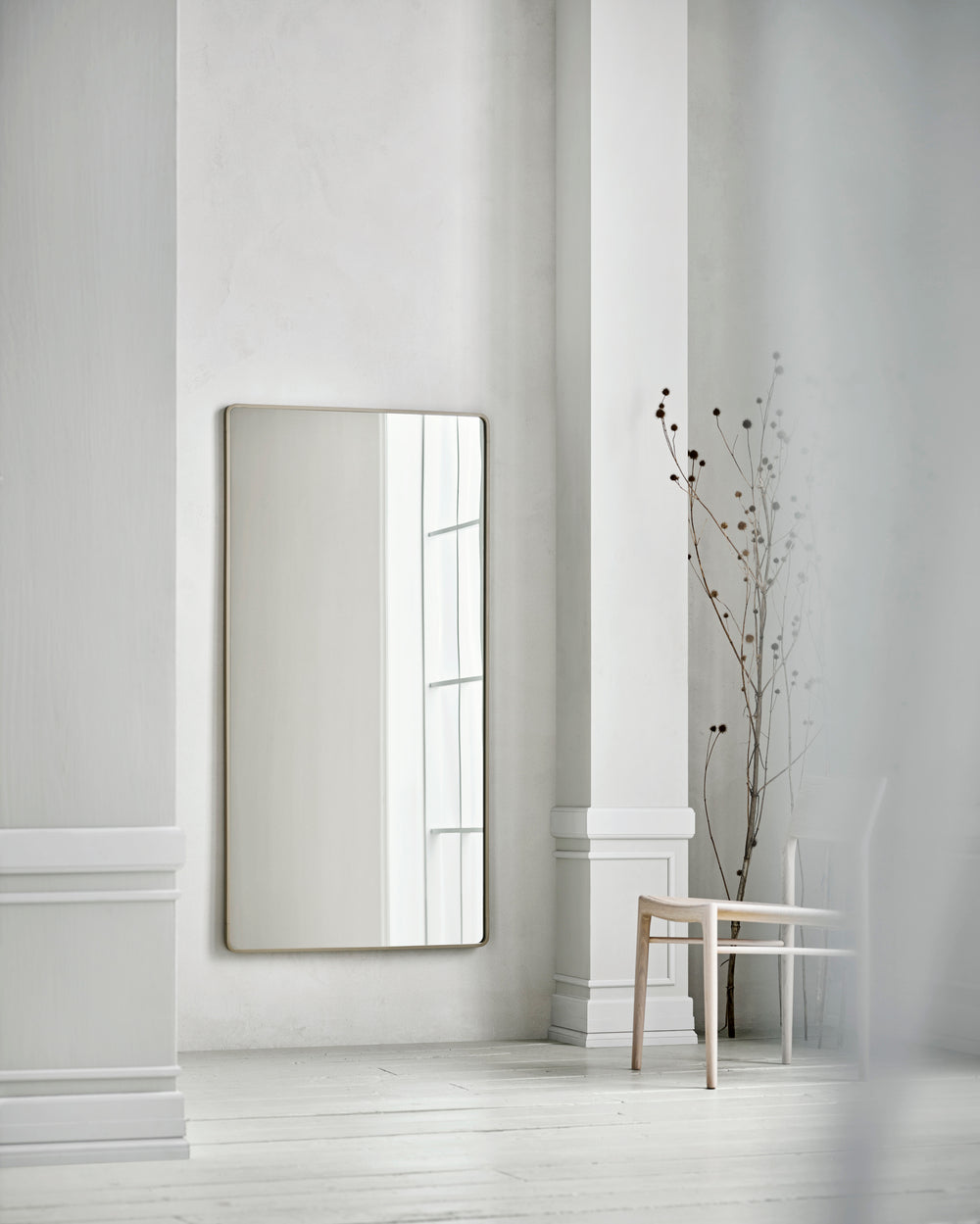 RIPPLE rectangular mirror with a creamy frame