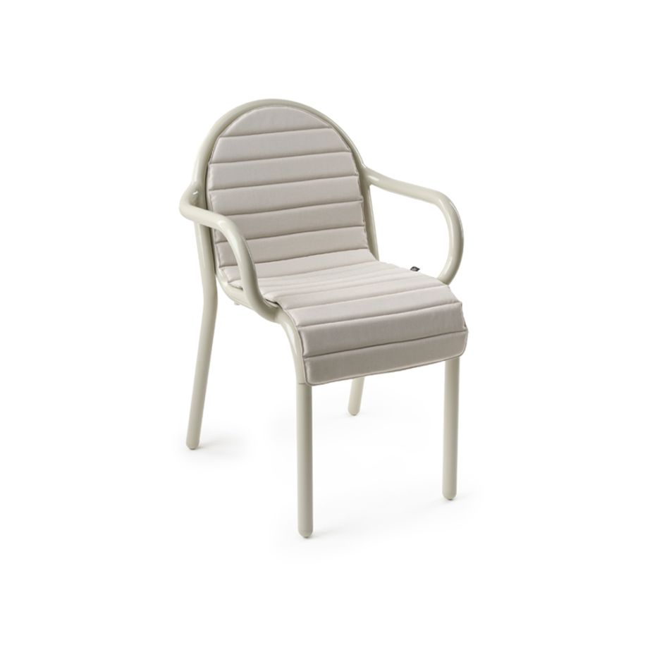 Chair with armrests outer groove broken white