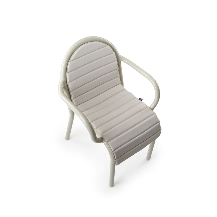 Groove external chair broken white