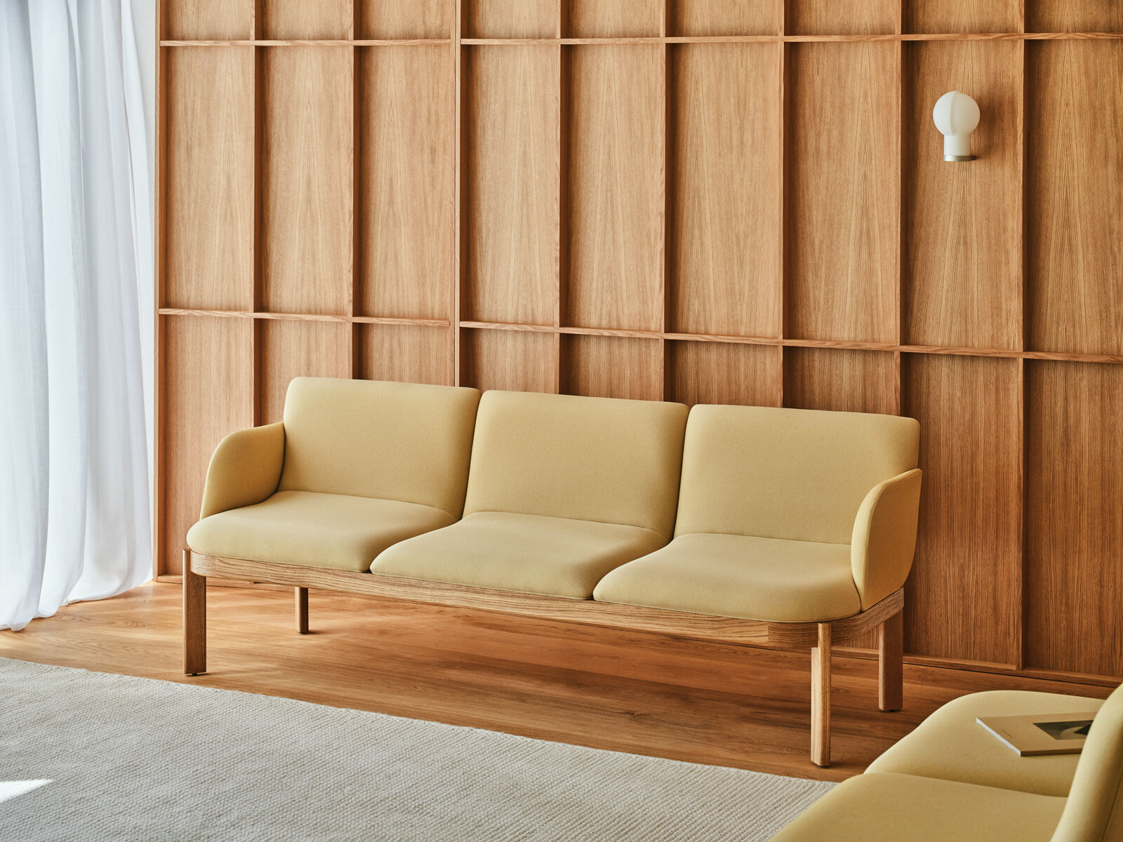 Sofa tapicerowana RAMP drewniana podstawa