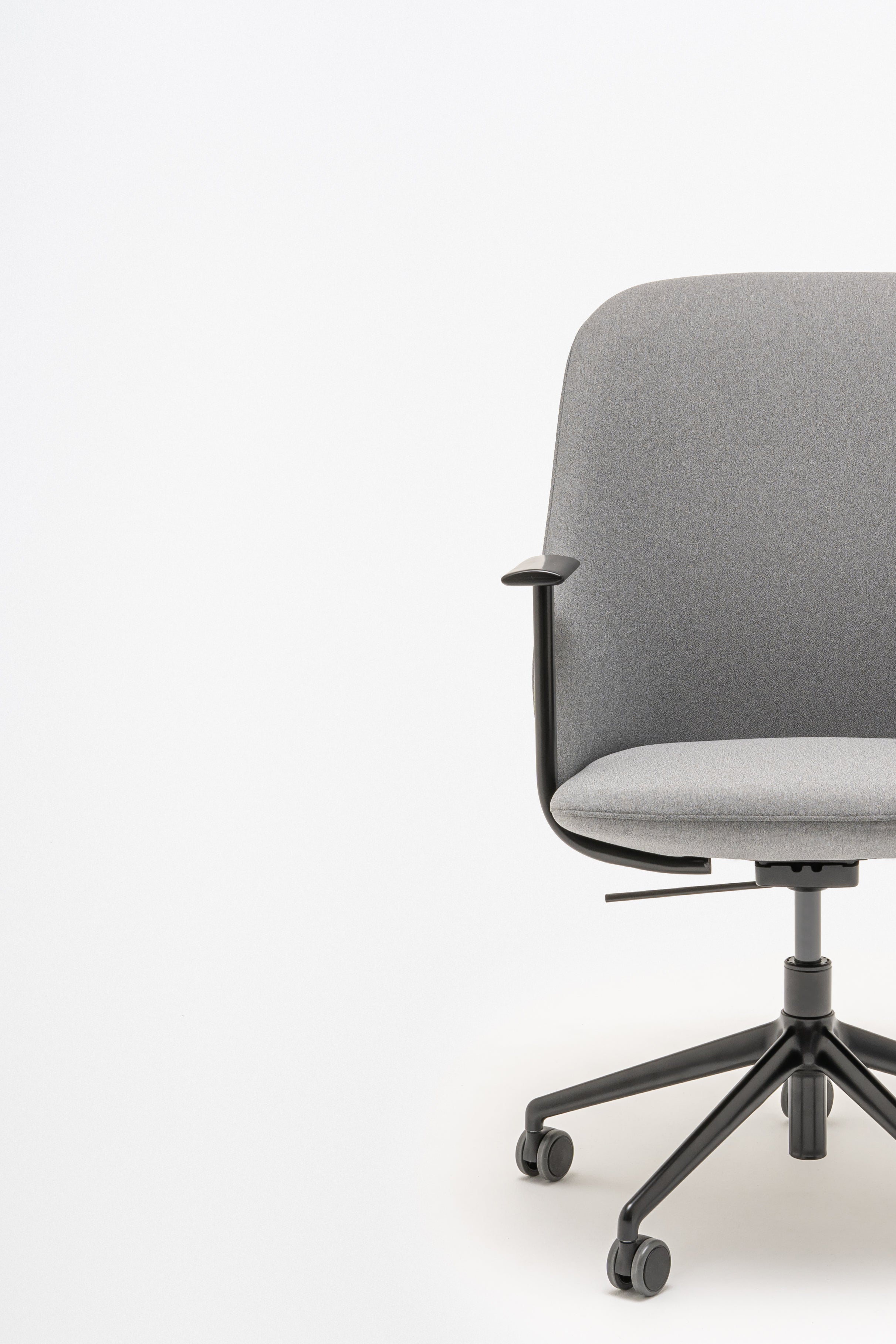 Conference armchair A regulated parallel base with wheels for hard surface