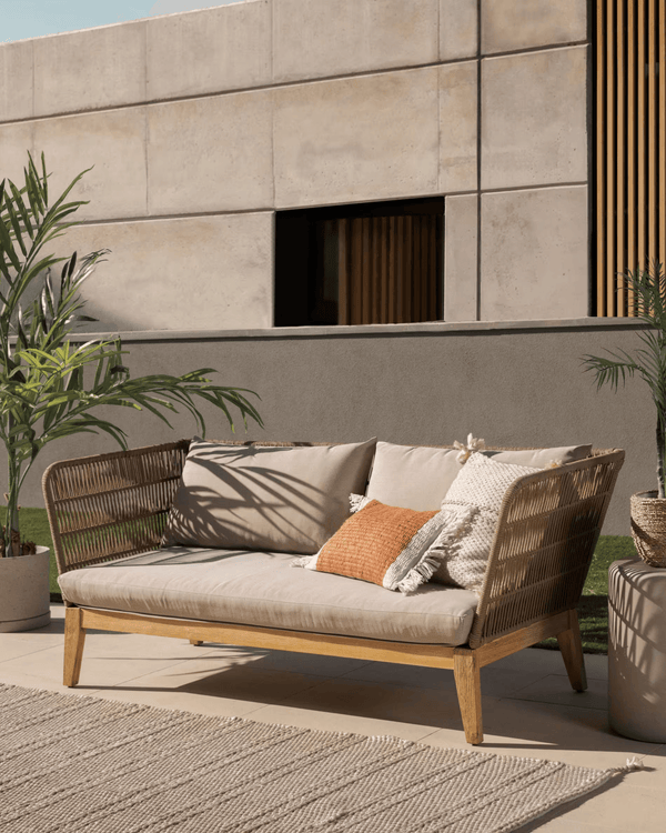 Sofa 3-osobowa zewnętrzna BELLENY lite drewno akacjowe La Forma    Eye on Design