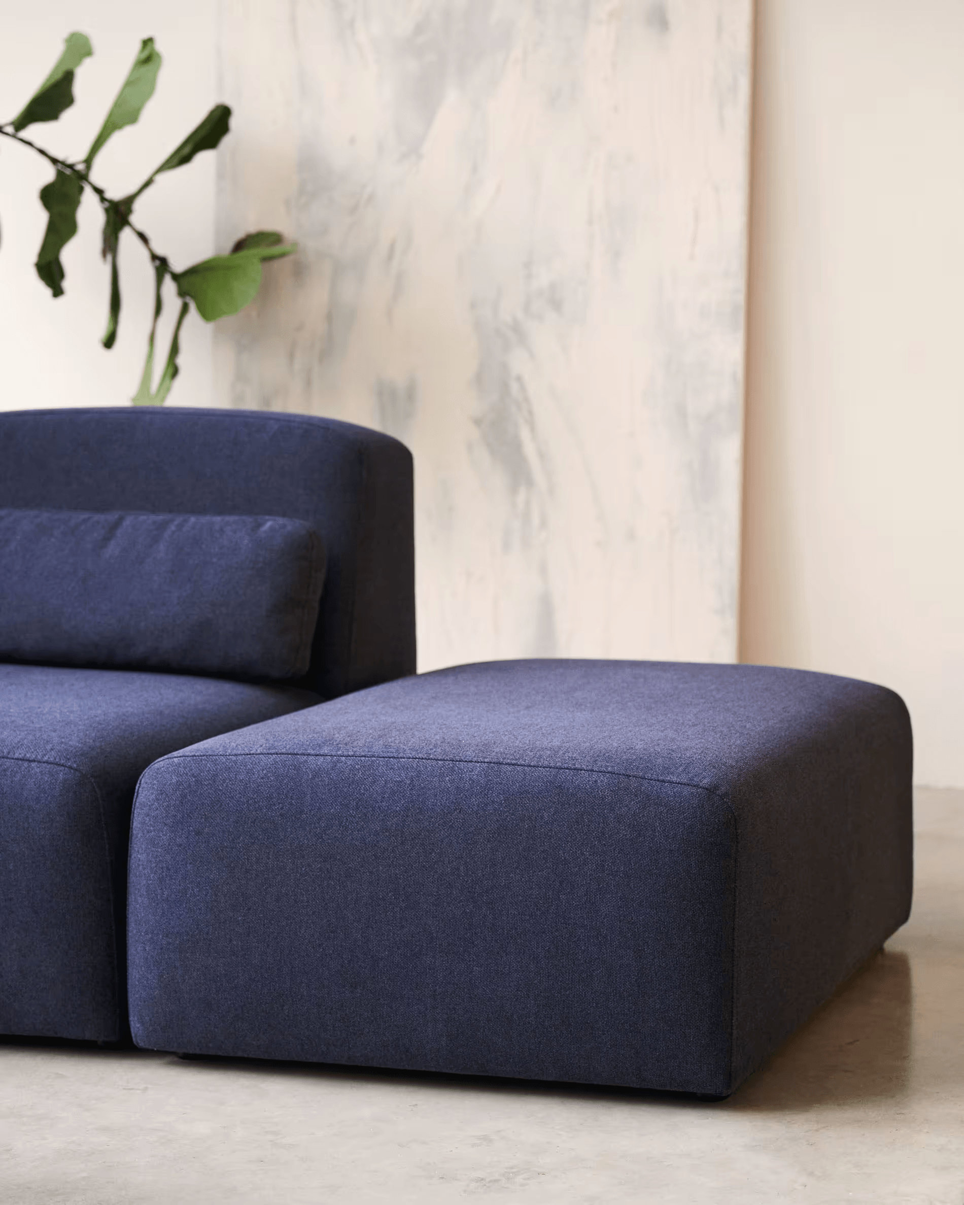 Sofa modułowa NEOM - puf niebieski La Forma    Eye on Design