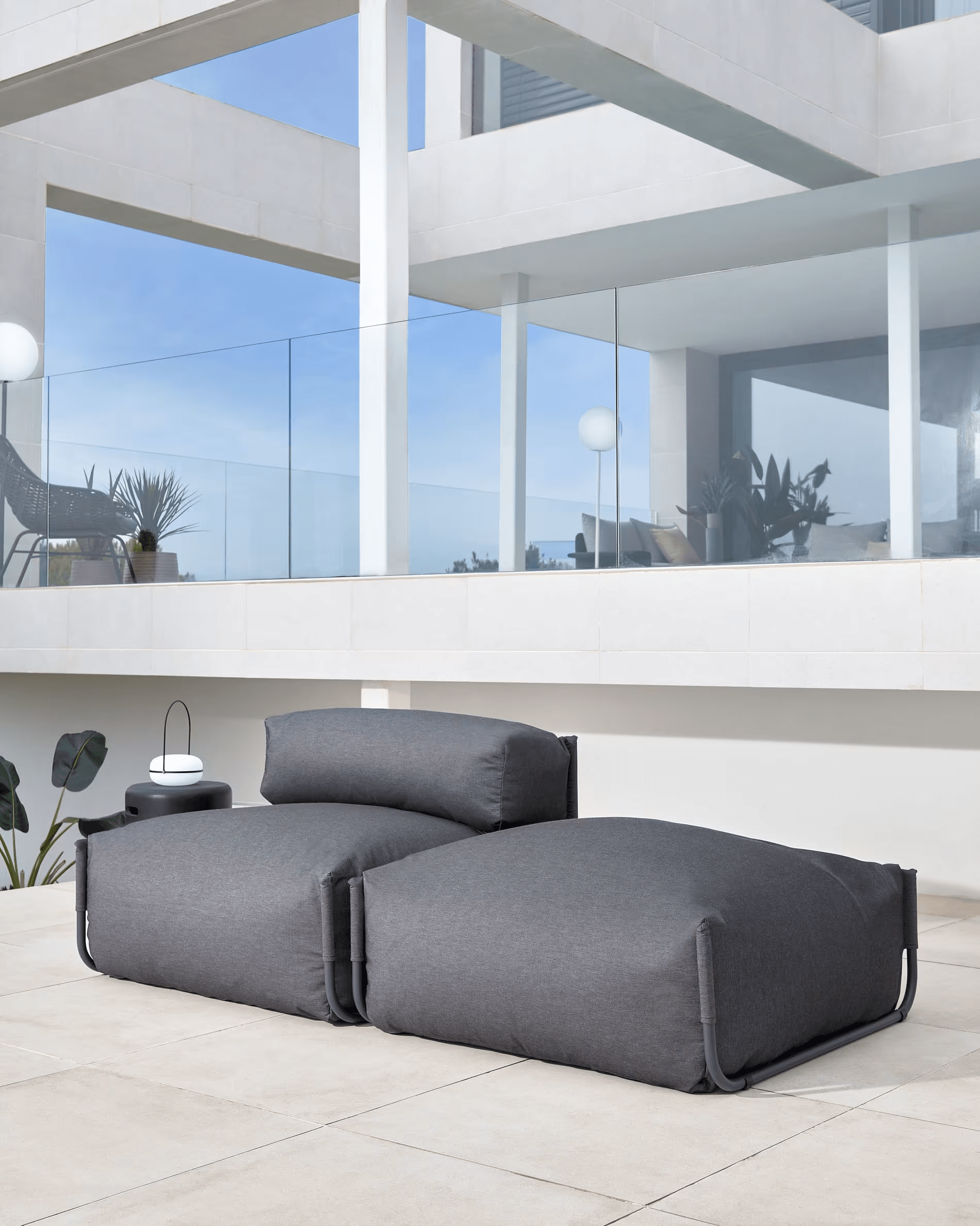 Sofa modułowa ogrodowa SQUARE - fotel ciemnoszary La Forma    Eye on Design