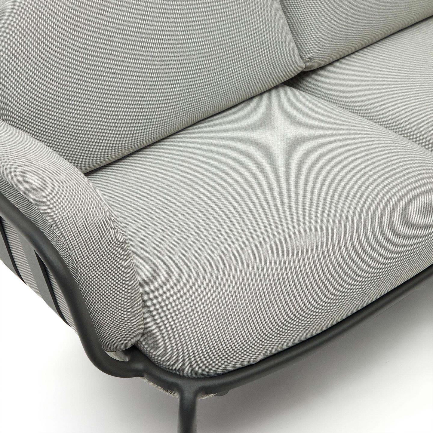 Sofa ogrodowa 2-osobowa JONCOLS szary z czarną podstawą La Forma    Eye on Design
