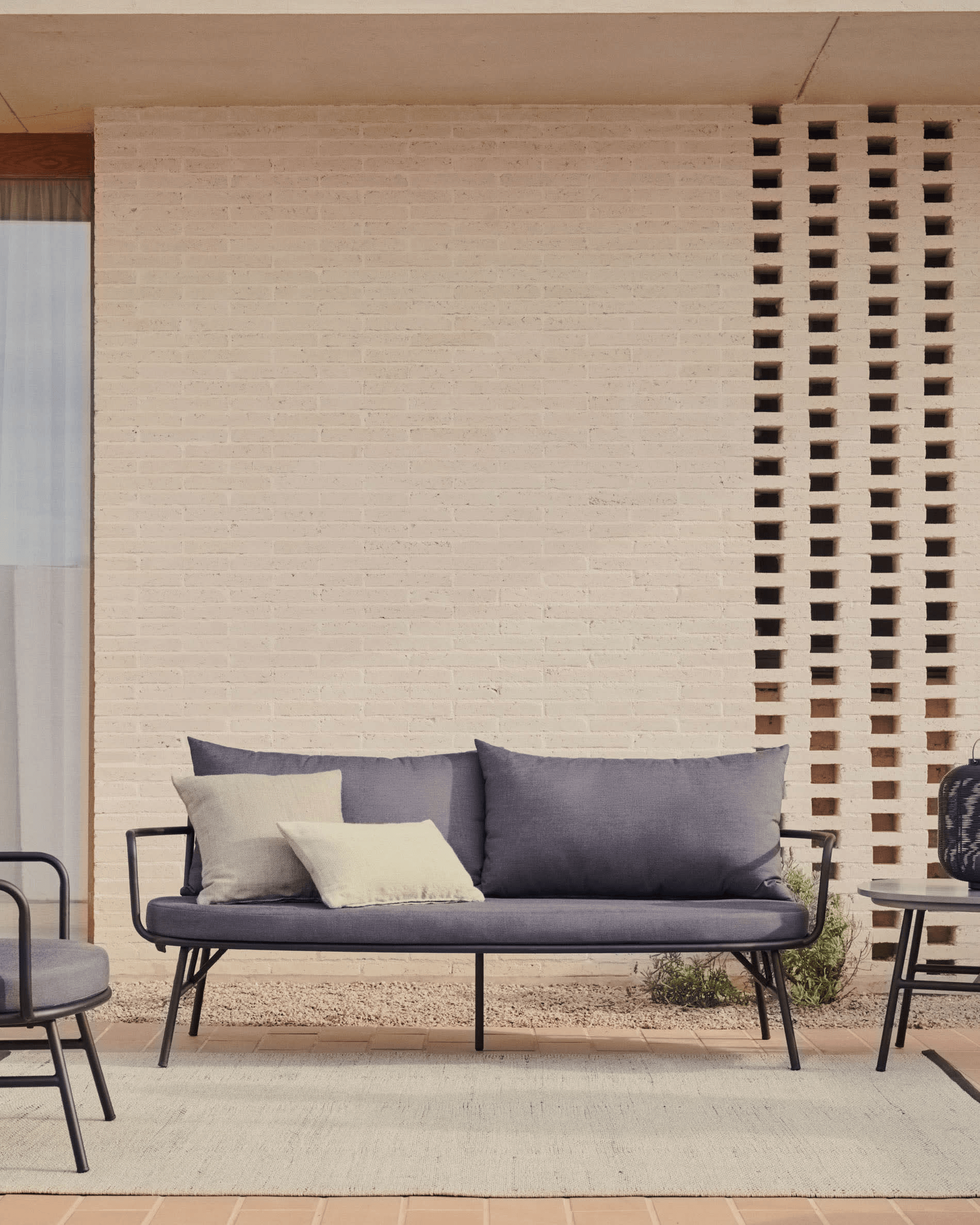 Sofa ogrodowa BRAMANT czarny La Forma    Eye on Design