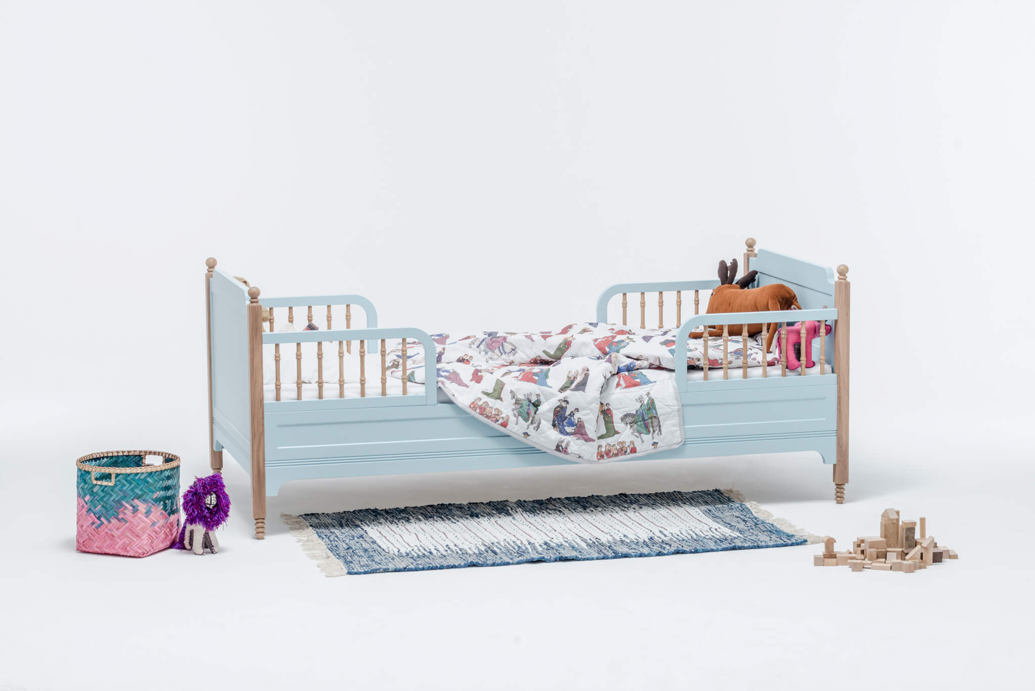 SOFIA TODDLER crib blue