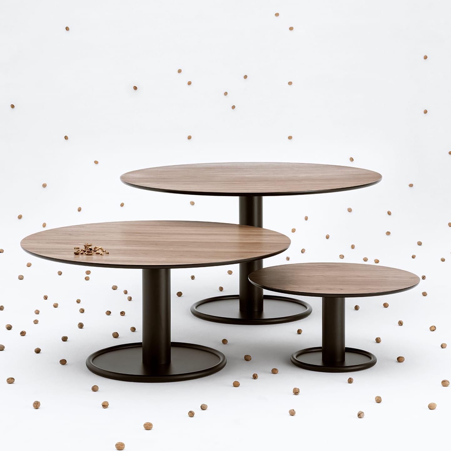 Stół jadalniany okrągły OO fornir z czarną podstawą Nobonobo    Eye on Design