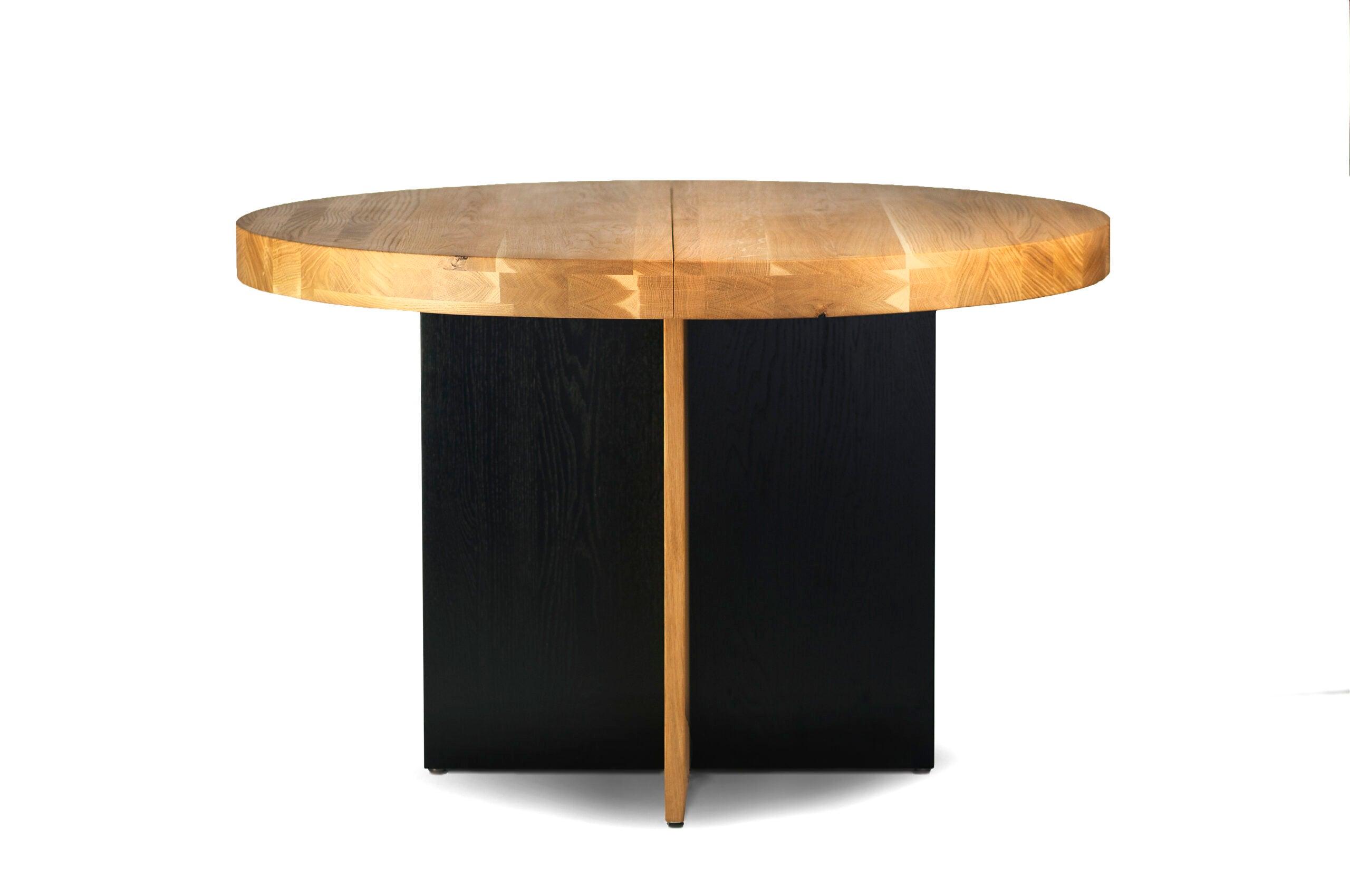 Stół okrągły ROSTO drewno szczotkowane Szyszka Design    Eye on Design