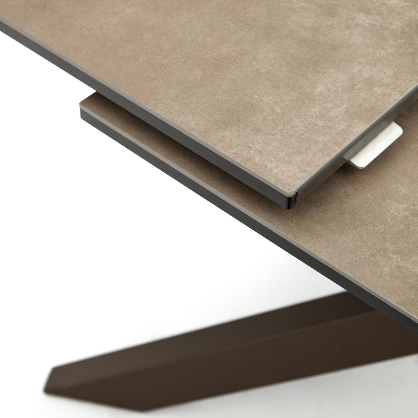 Stół rozkładany ATMINDA porcelanowy blat z brązową podstawą La Forma    Eye on Design