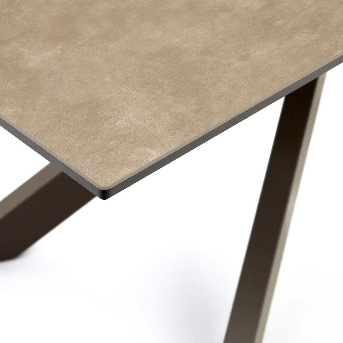 Stół rozkładany ATMINDA porcelanowy blat z brązową podstawą La Forma    Eye on Design
