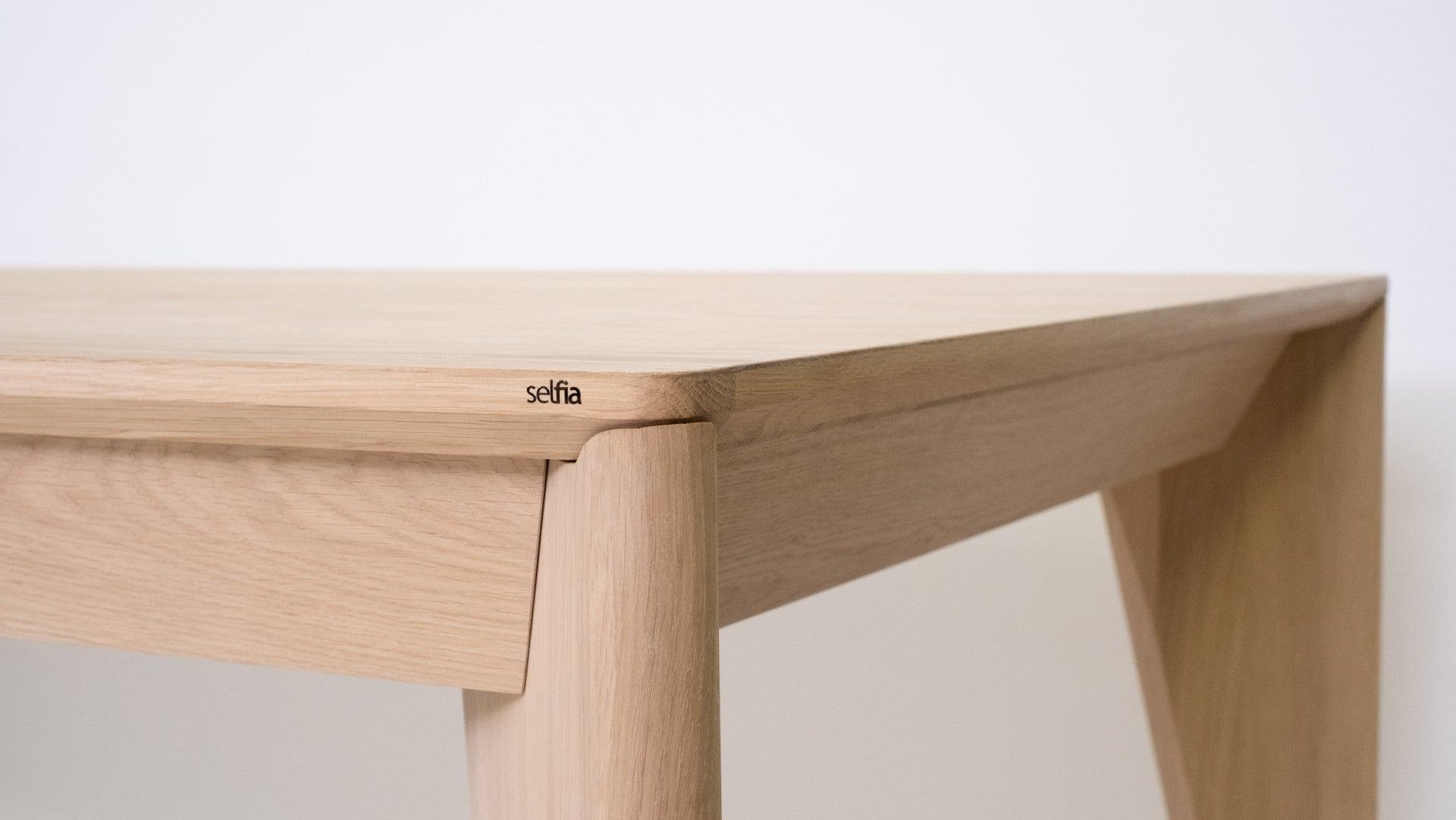 Stół rozkładany LEVEL lite drewno Selfia    Eye on Design
